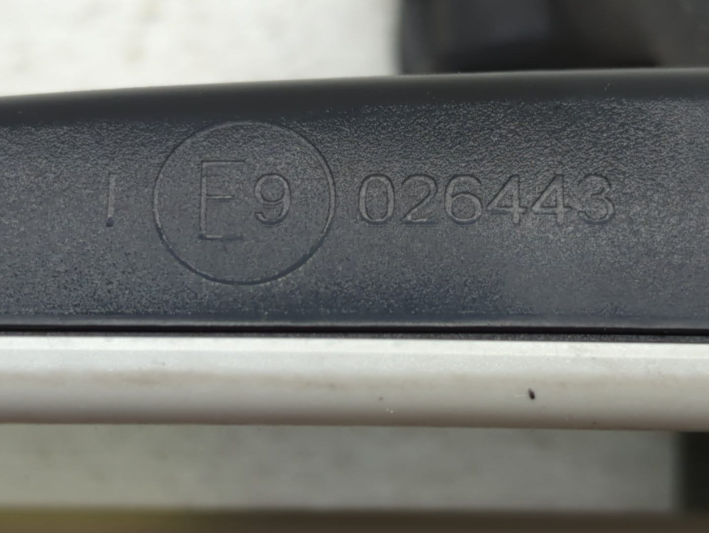 2013-2016 Mercedes-Benz E350 Interior Rear View Mirror Replacement OEM P/N:E11026530 GNTX-822 Fits OEM Used Auto Parts - Oem