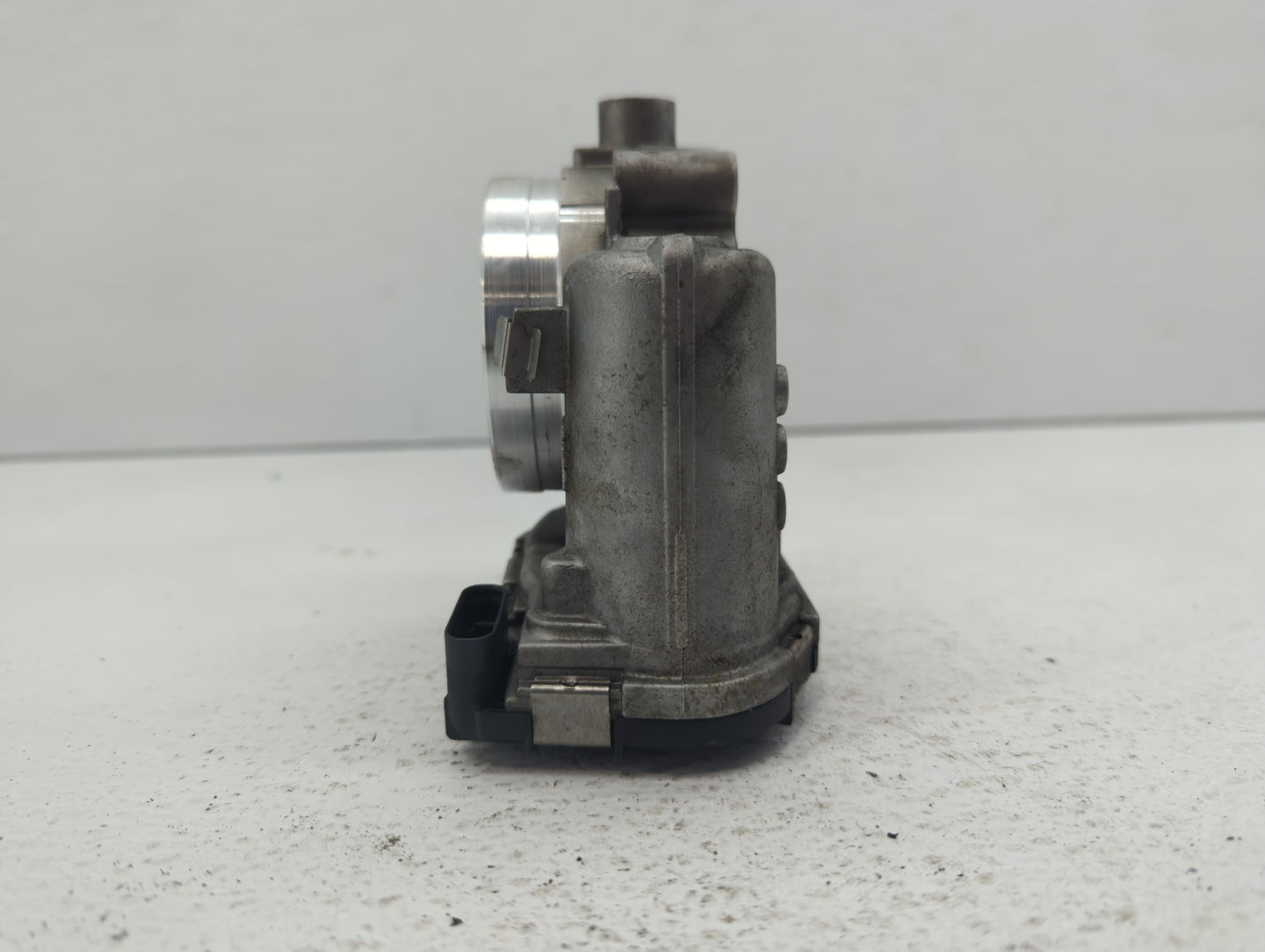 2012-2016 Mercedes-Benz E350 Throttle Body P/N:A 276 141 01 25 2761410125 Fits OEM Used Auto Parts - Oemusedautoparts1.com