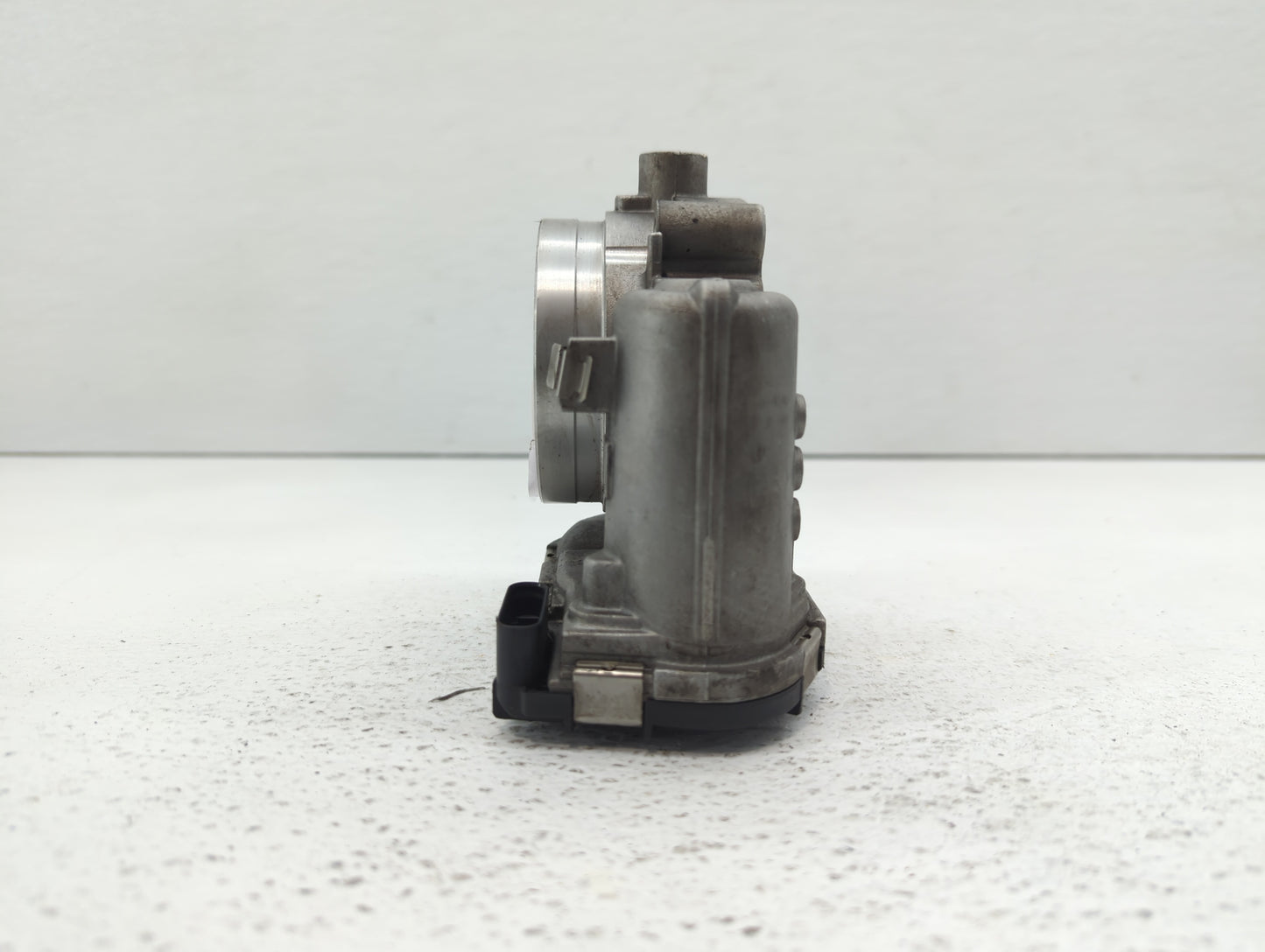 2012-2016 Mercedes-Benz E350 Throttle Body P/N:A 276 141 01 25 2761410125 Fits OEM Used Auto Parts - Oemusedautoparts1.com