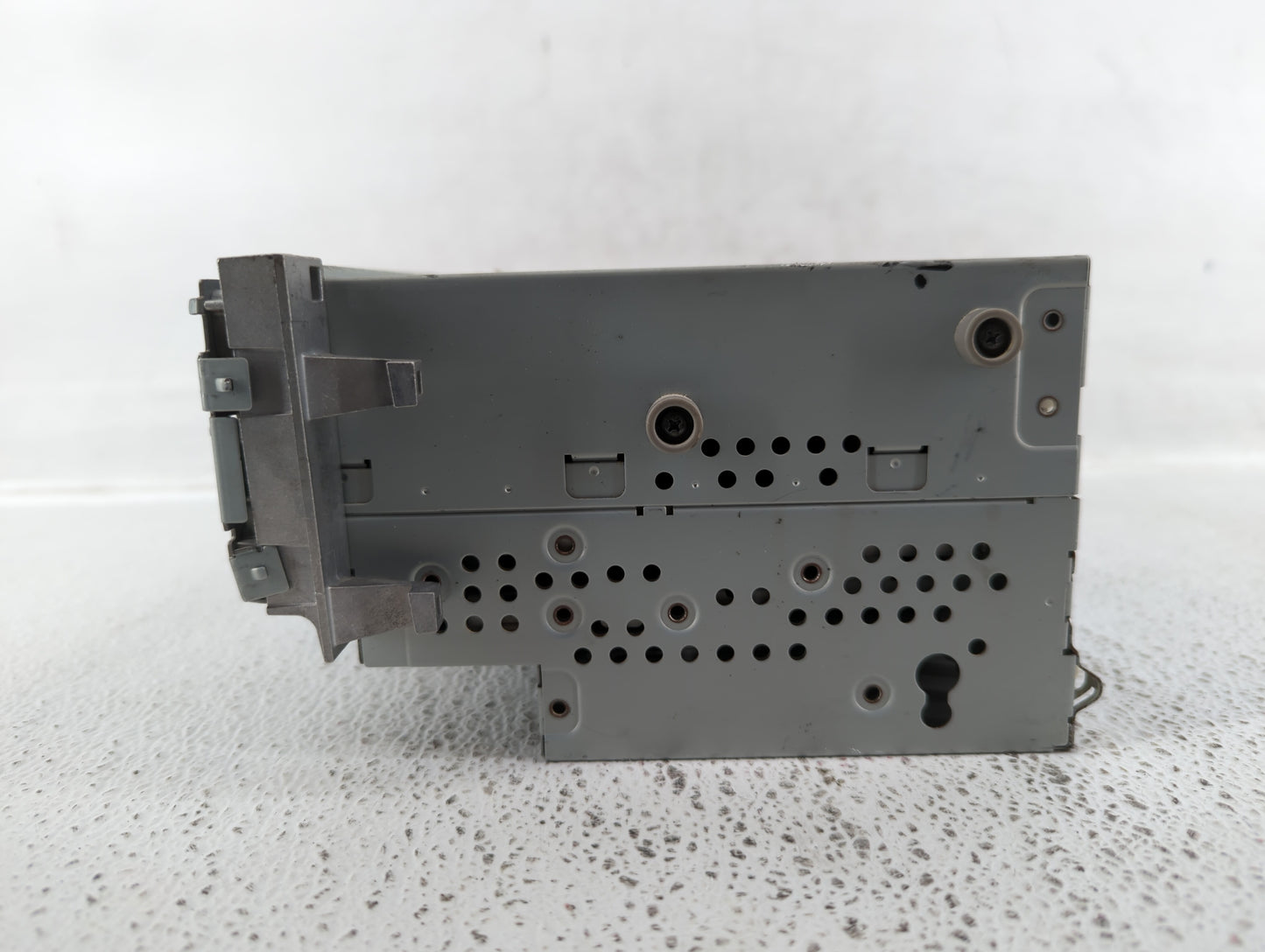 2012 Mercedes-Benz E350 Radio AM FM Cd Player Receiver Replacement P/N:A 212 900 49 14 Fits OEM Used Auto Parts - Oemusedaut