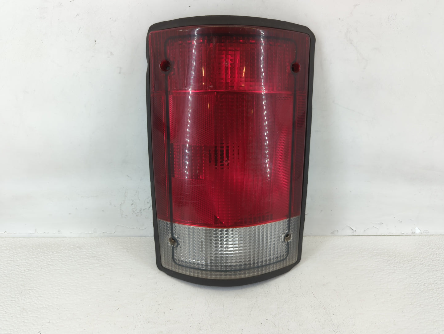 2012 Mercedes-Benz E350 Tail Light Assembly Driver Left OEM P/N:F7UB-13441-AA Fits OEM Used Auto Parts - Oemusedautoparts1.c