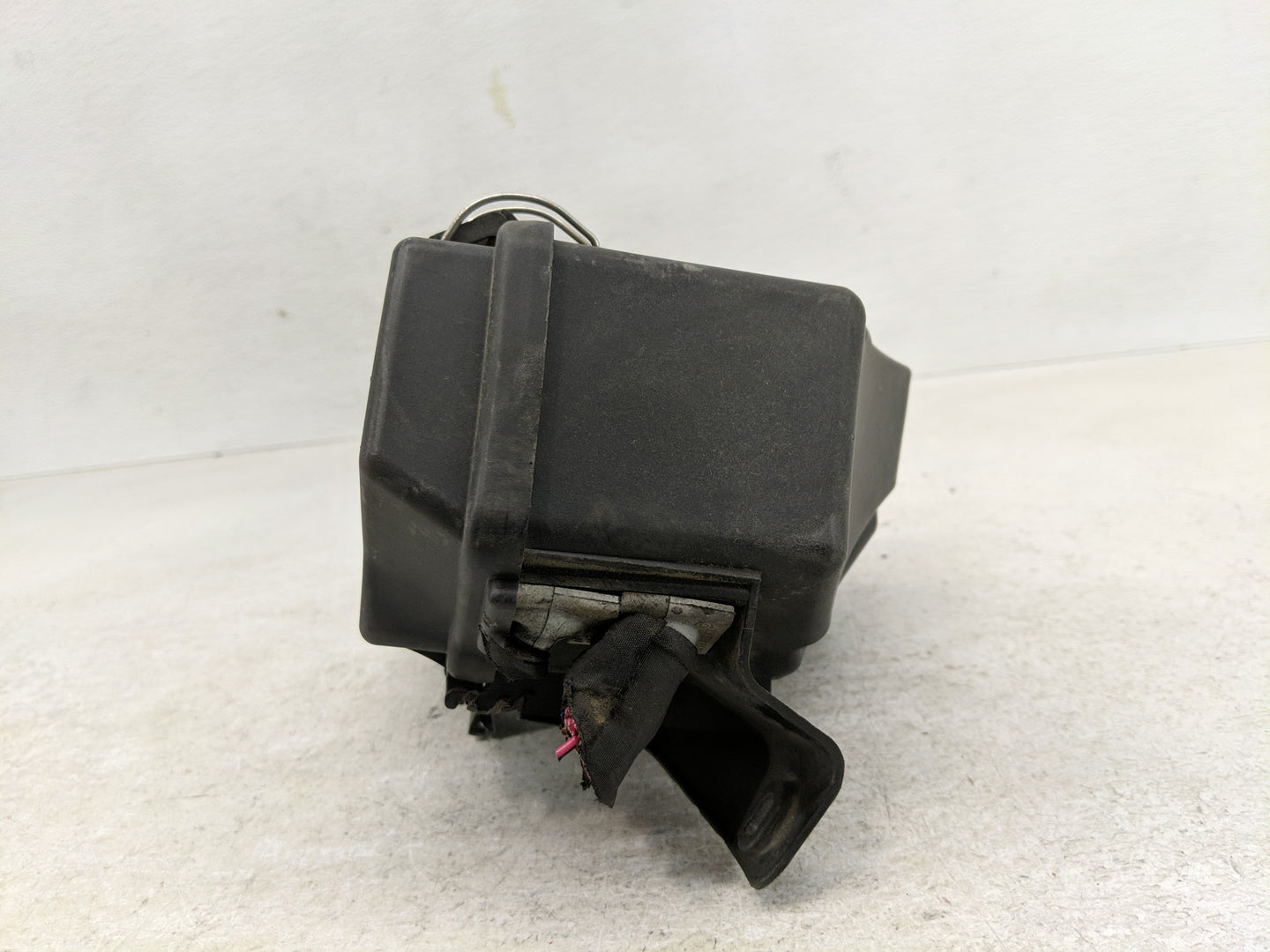2012 Mercedes-Benz Gl350 Fusebox Fuse Box Panel Relay Module Fits OEM Used Auto Parts - Oemusedautoparts1.com