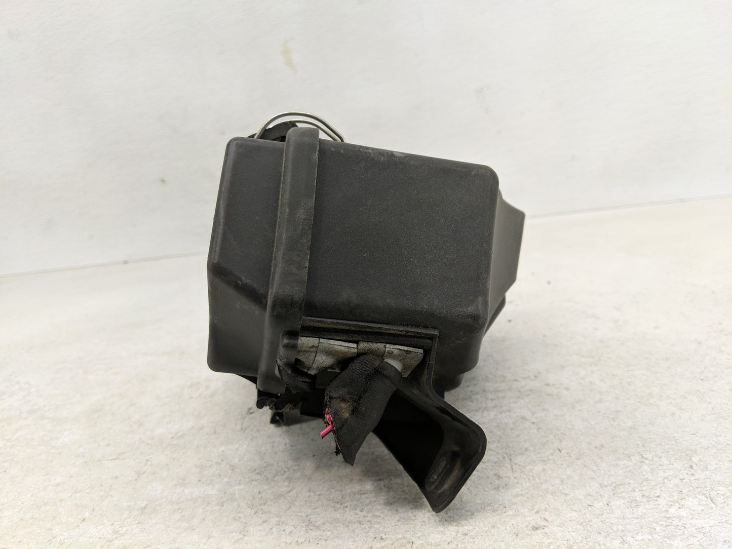 2012 Mercedes-Benz Gl350 Fusebox Fuse Box Panel Relay Module Fits OEM Used Auto Parts - Oemusedautoparts1.com