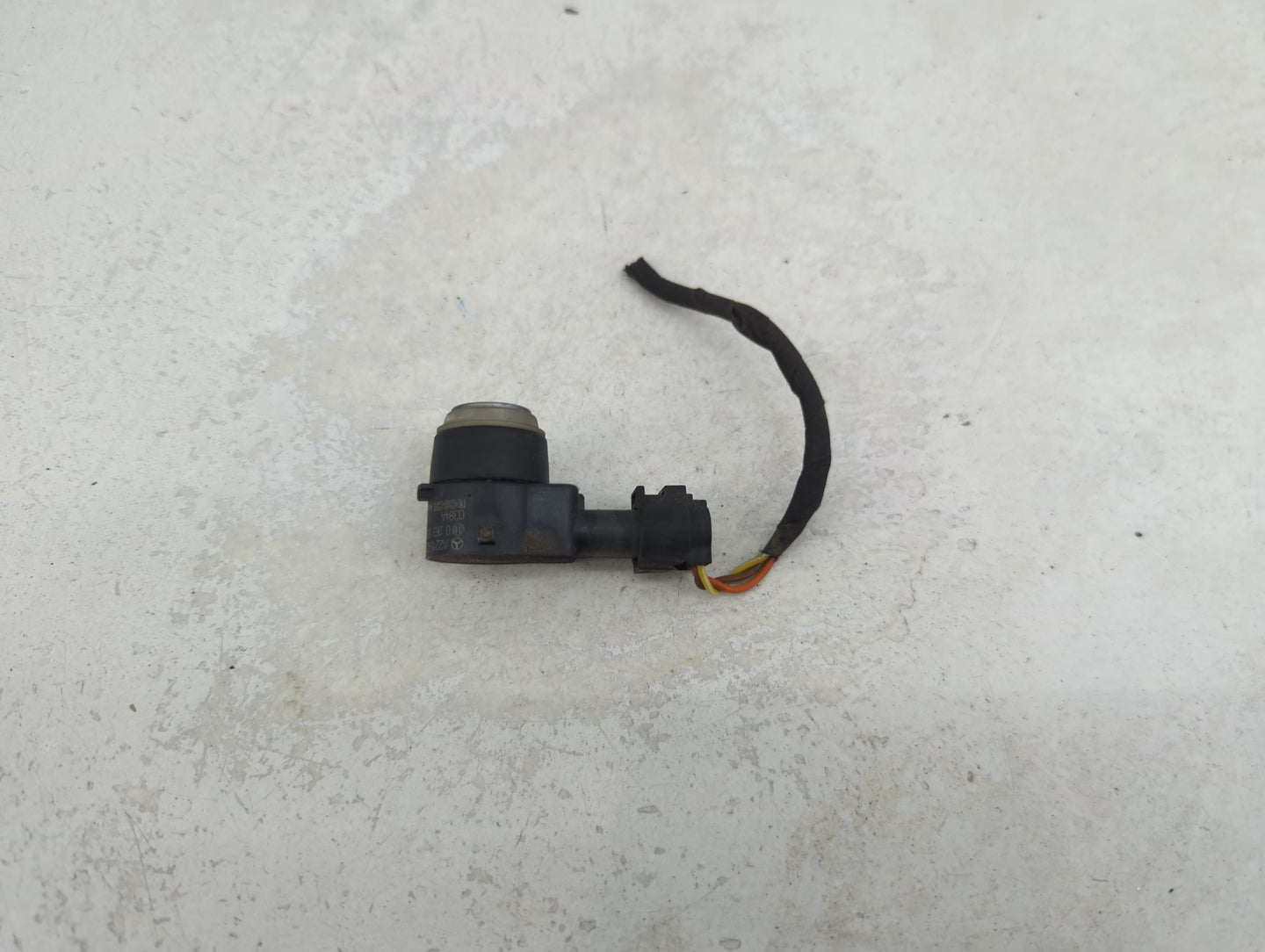 2012 Mercedes-benz Gl450 Front Park Assist Sensor Black 1456879 - Oemusedautoparts1.com