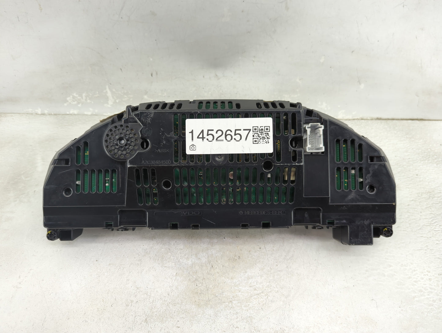 2012 Mercedes-Benz Glk350 Instrument Cluster Speedometer Gauges P/N:2049004607 204 900 46 07 Miles: Fits OEM Used Auto Parts