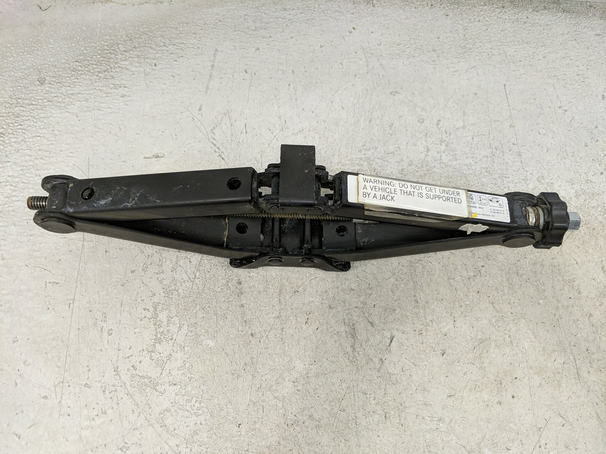 2012 Mercedes-benz Glk350 Spare Scissor Car Jack Black - Oemusedautoparts1.com