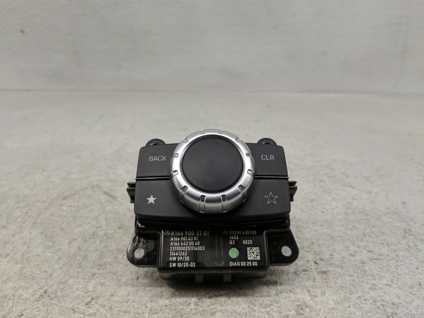 2012 Mercedes-Benz Ml250 Radio AM FM Cd Player Receiver Replacement P/N:A166 900 37 01 Fits Fits 2013 2014 OEM Used Auto Par