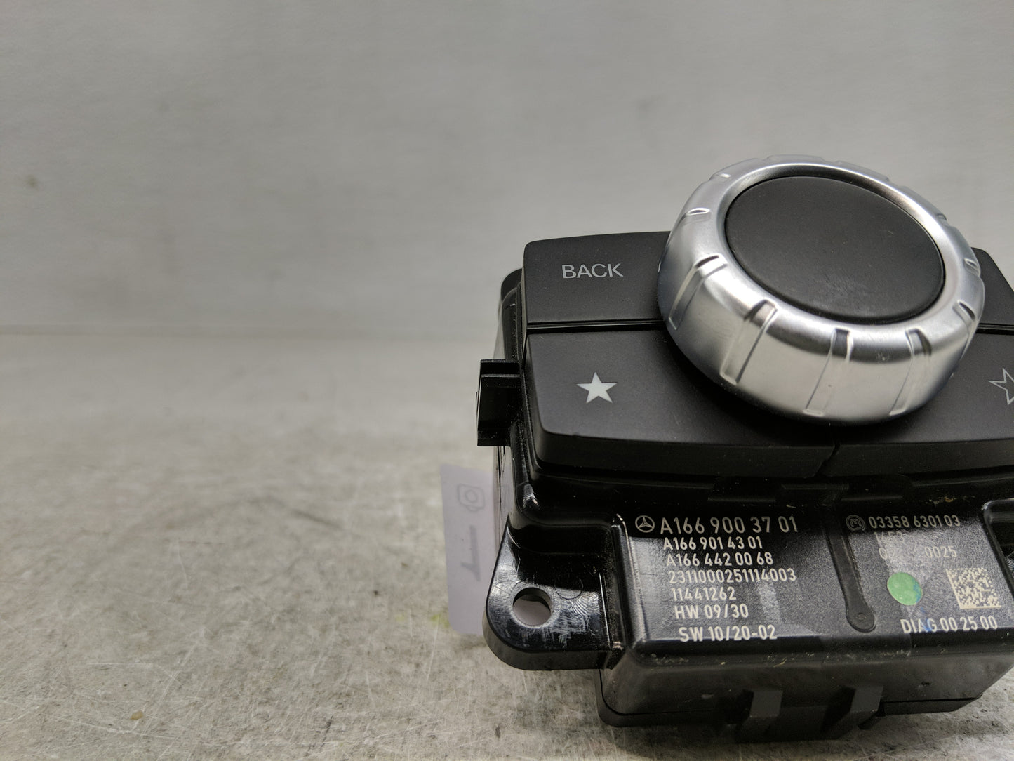 2012 Mercedes-Benz Ml250 Radio AM FM Cd Player Receiver Replacement P/N:A166 900 37 01 Fits Fits 2013 2014 OEM Used Auto Par
