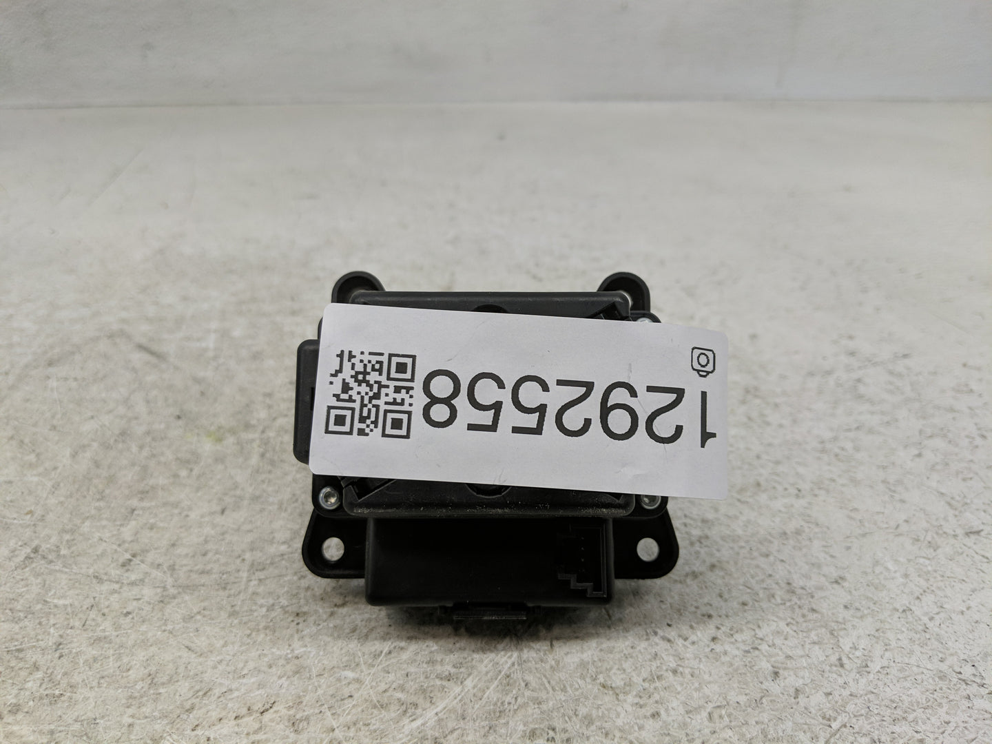 2012 Mercedes-Benz Ml250 Radio AM FM Cd Player Receiver Replacement P/N:A166 900 37 01 Fits Fits 2013 2014 OEM Used Auto Par