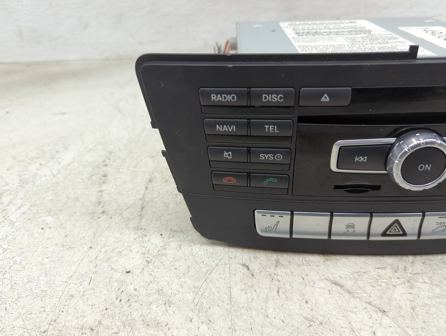 2012 Mercedes-Benz Ml350 Radio AM FM Cd Player Receiver Replacement P/N:A1669000204 A1669016301, A1729026003, 3AF787AA001 Fi