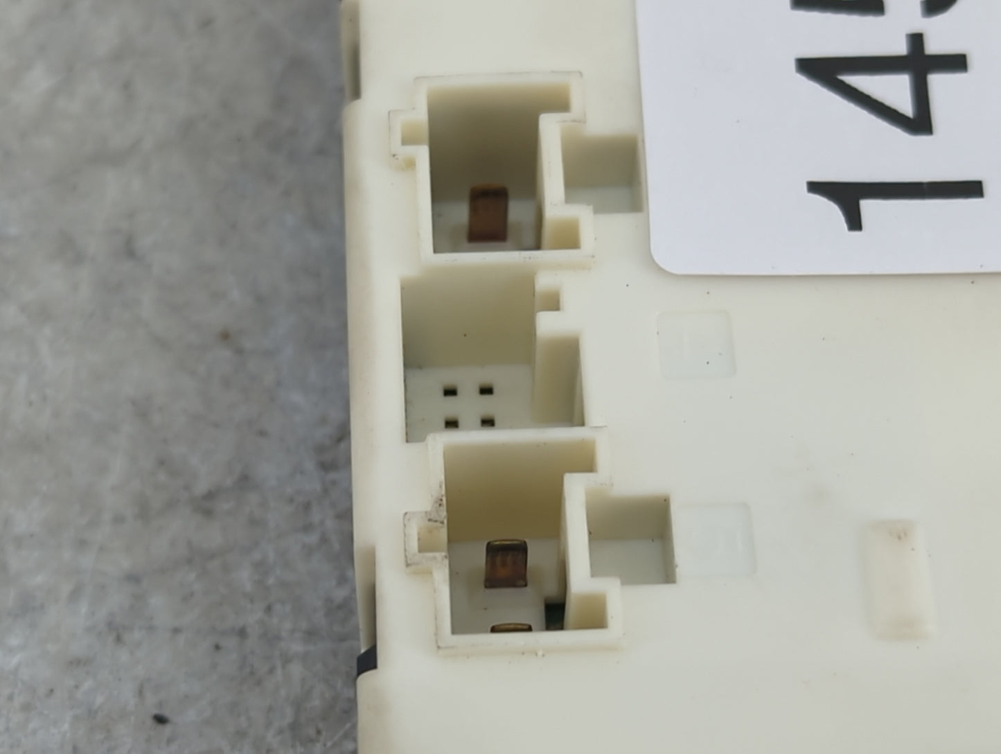 2007 Mercedes-benz S550 Body Control Module Bcm Inner Cabin Fuse Box - Oemusedautoparts1.com