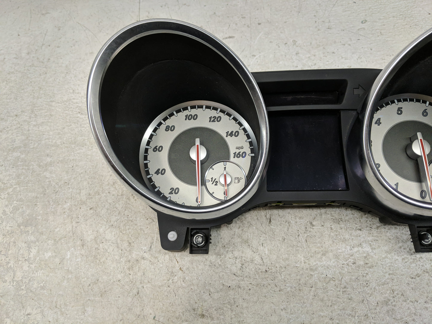 2012 Mercedes-Benz Slk200 Instrument Cluster Speedometer Gauges P/N:A172 900 91 00 Fits OEM Used Auto Parts - Oemusedautopar