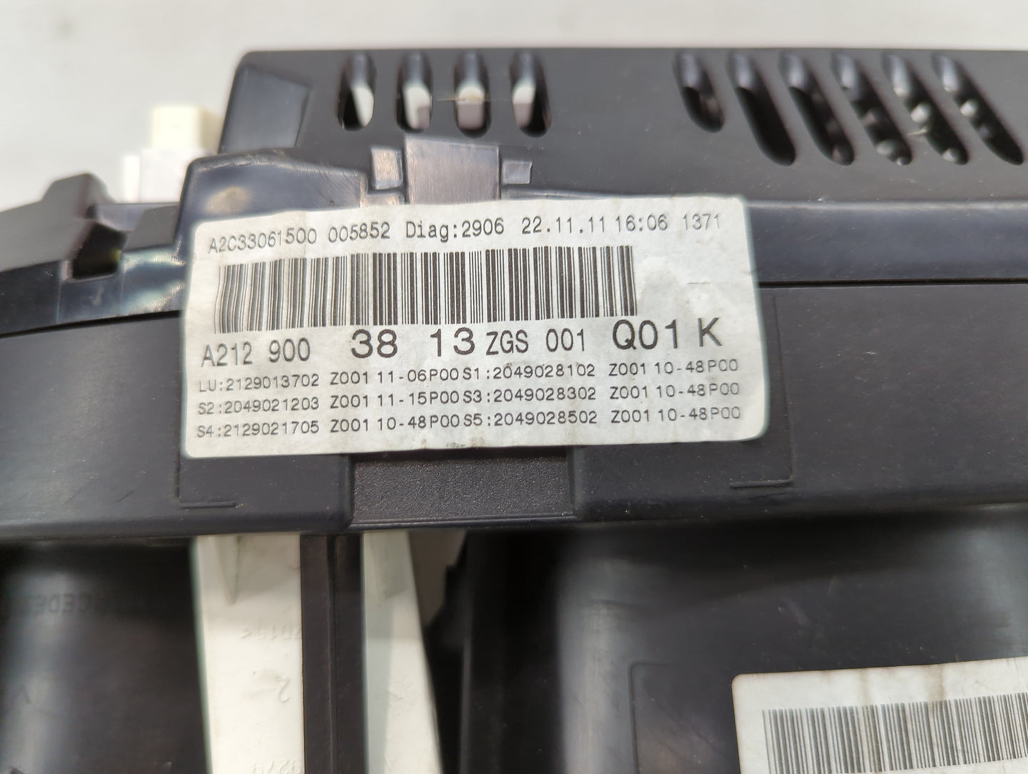 2012 Mercedes E-Class Instrument Cluster Speedometer Gauges P/N:A2129003813 A2C33061500 Miles:126K Fits OEM Used Auto Parts 