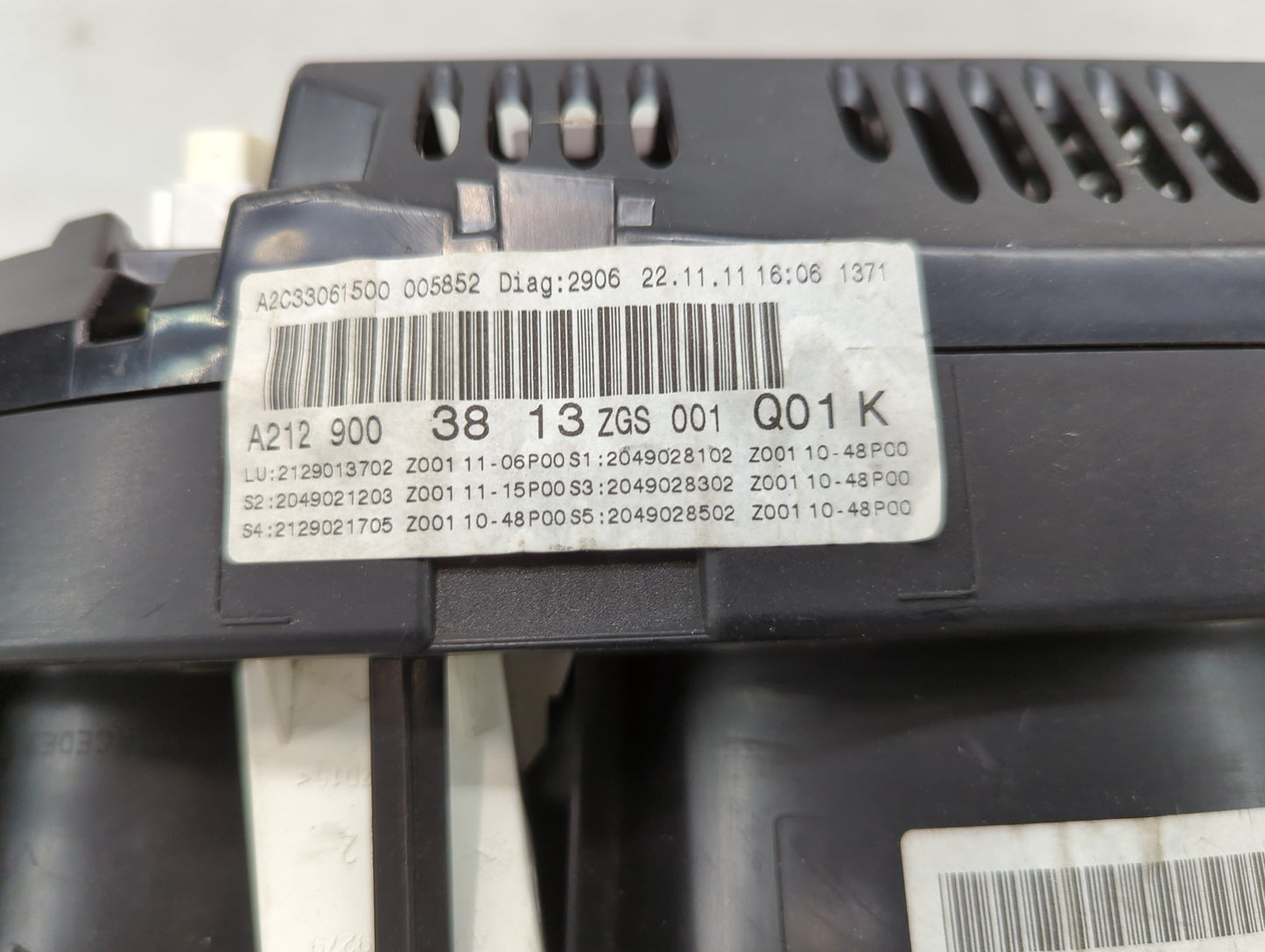 2012 Mercedes E-Class Instrument Cluster Speedometer Gauges P/N:A2129003813 A2C33061500 Miles:126K Fits OEM Used Auto Parts 