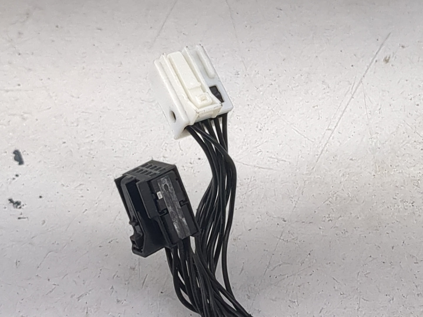 2012 Mercedes E-Class Driver Side View Mirror - Left Door Mirror OEM Used - Oemusedautoparts1.com