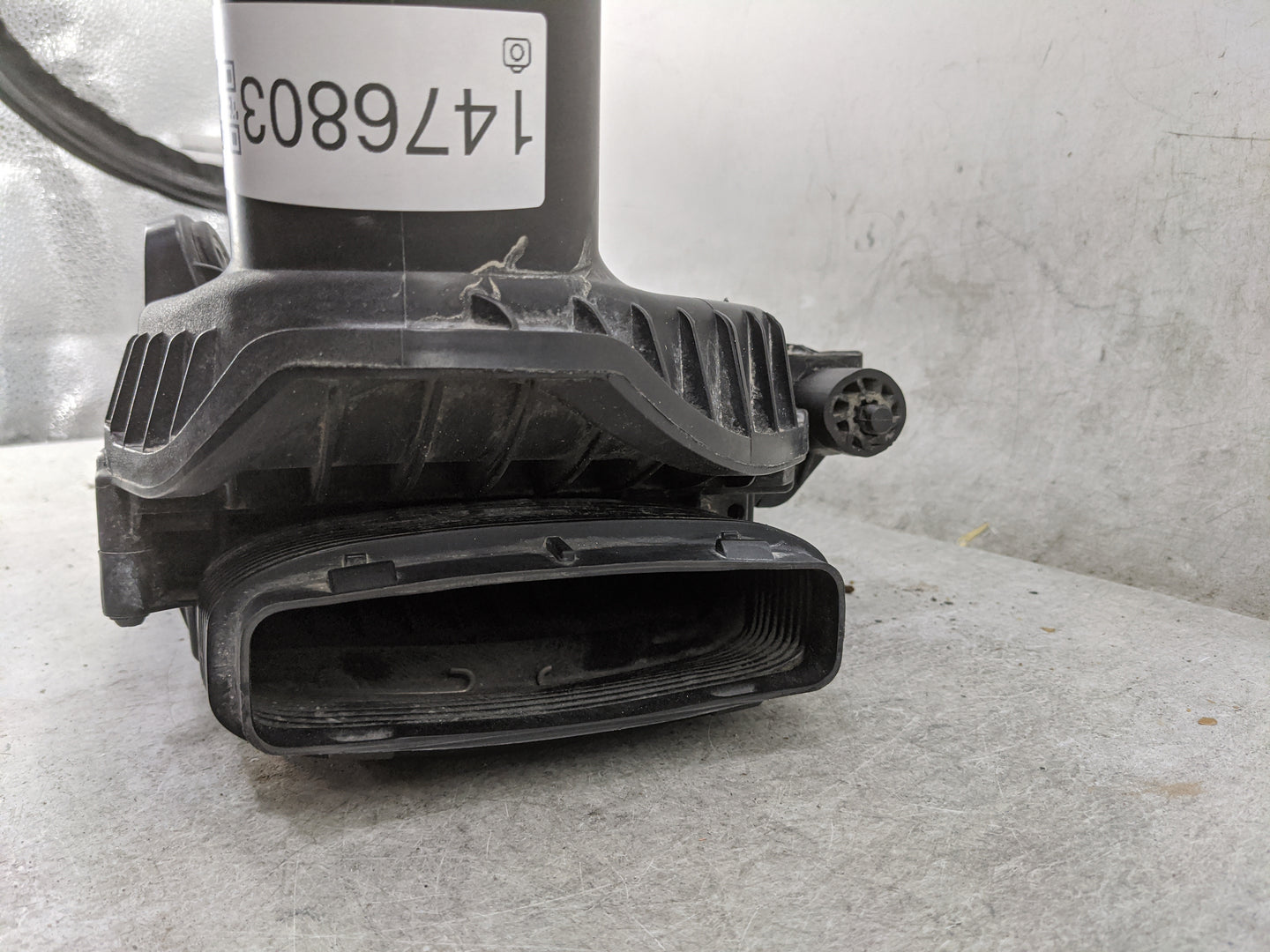 Mercedes E350 Air Cleaner Intake-duct Hose Tube - Oemusedautoparts1.com