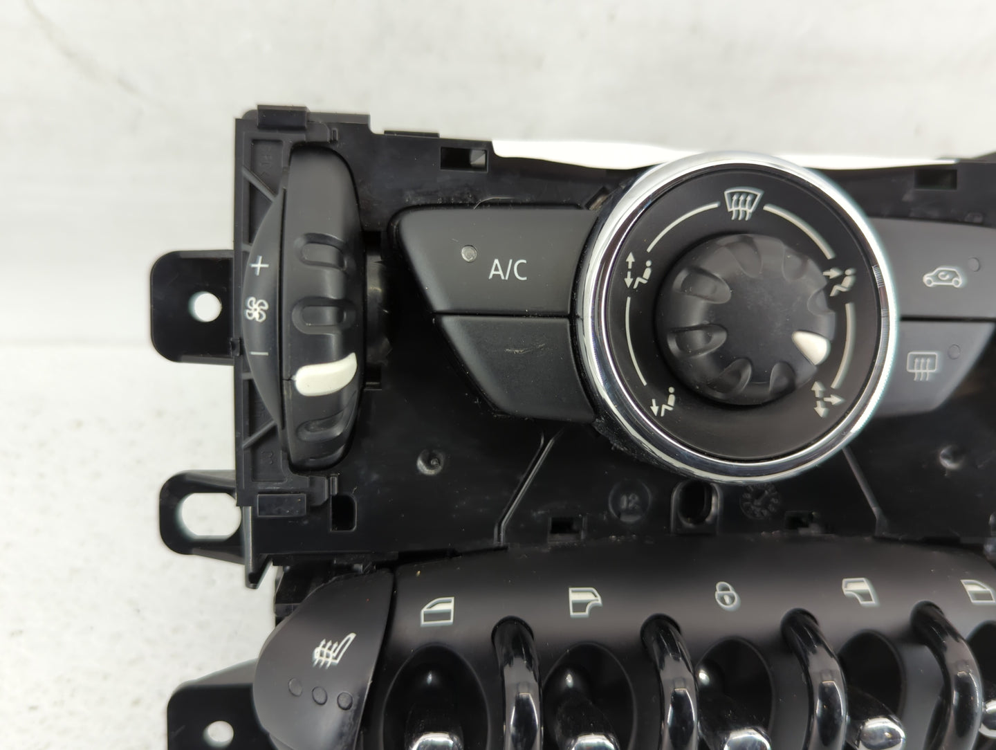 2012 Mercury Country Cruiser Climate Control Module Temperature AC/Heater Replacement P/N:E1060548 Fits OEM Used Auto Parts 