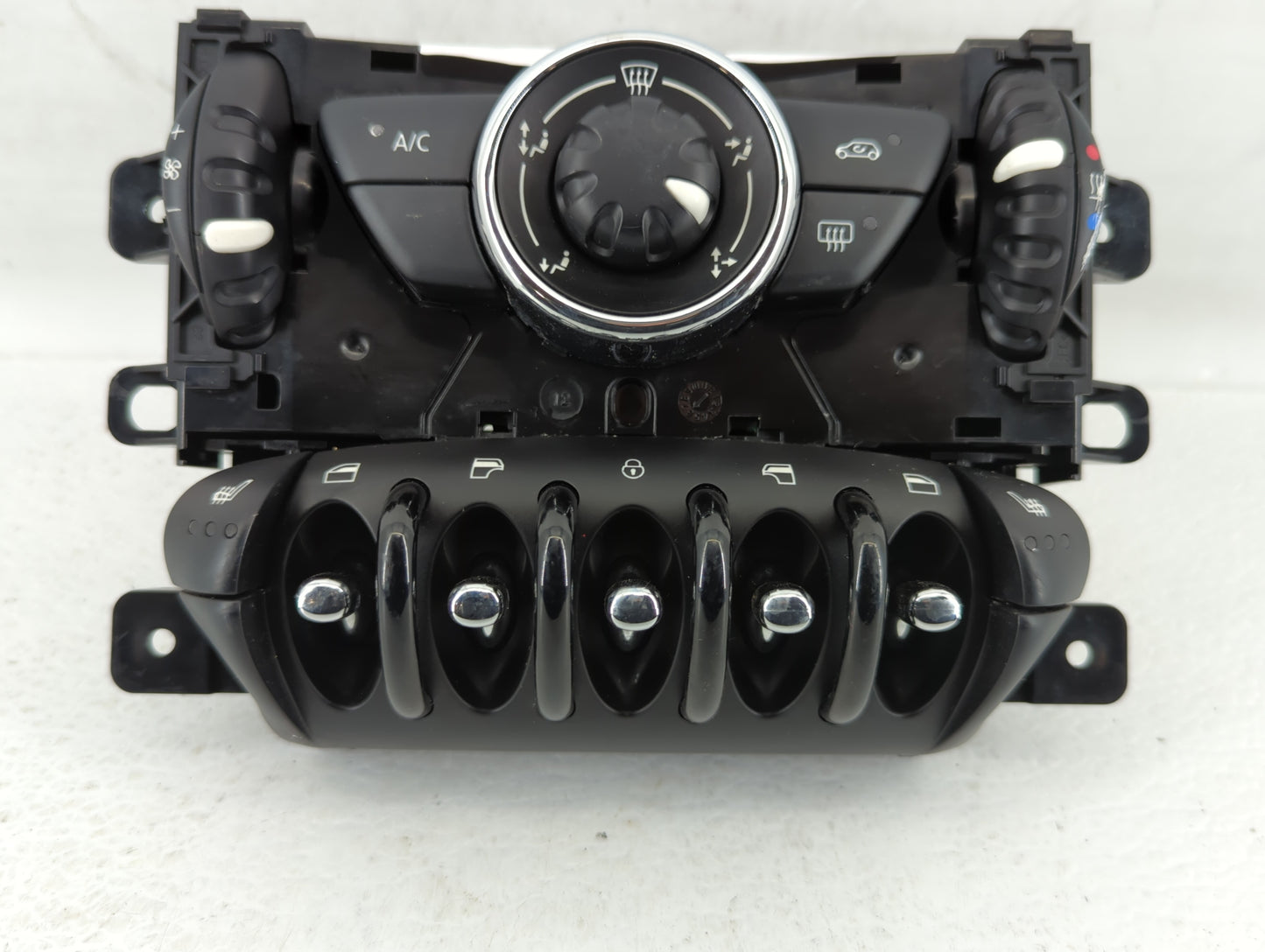 2012 Mercury Country Cruiser Climate Control Module Temperature AC/Heater Replacement P/N:E1060548 Fits OEM Used Auto Parts 