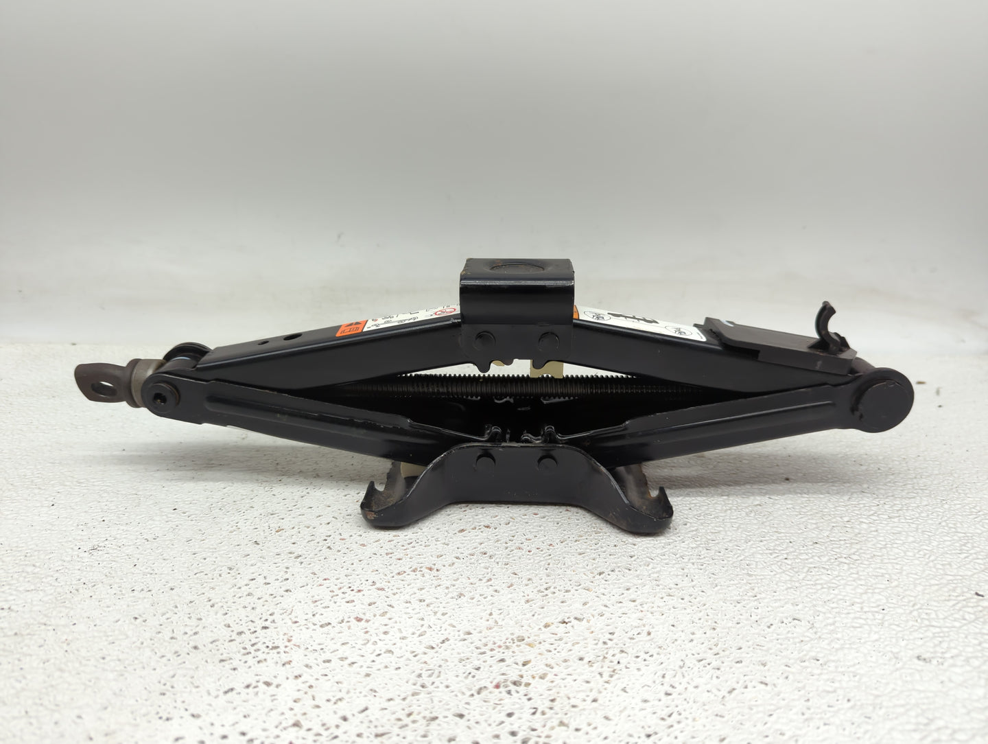 2012 Mercury Mariner Spare Scissor Car Jack - Oemusedautoparts1.com