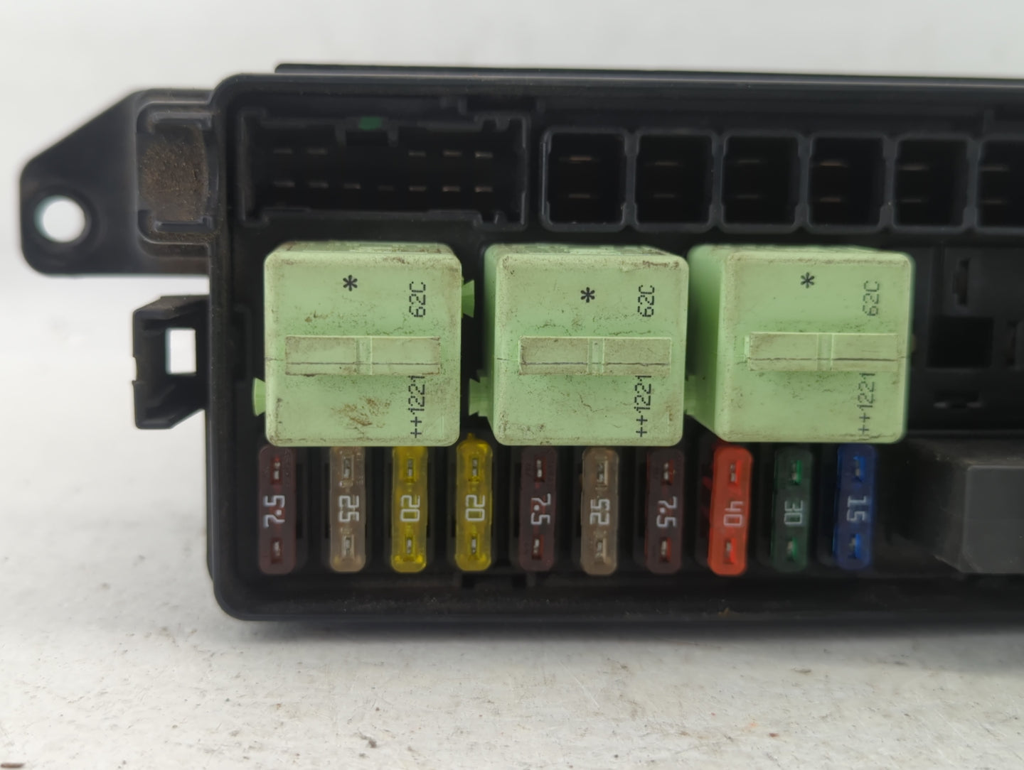 2011-2016 Mini Cooper Fusebox Fuse Box Panel Relay Module P/N:9240943 Fits Fits 2011 2012 2013 2014 2015 2016 OEM Used Auto 