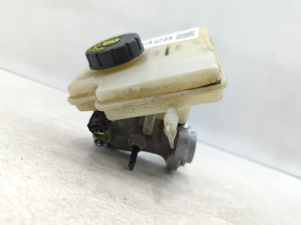 2008-2014 Mini Cooper Brake Master Cylinder 610428 - Oemusedautoparts1.com