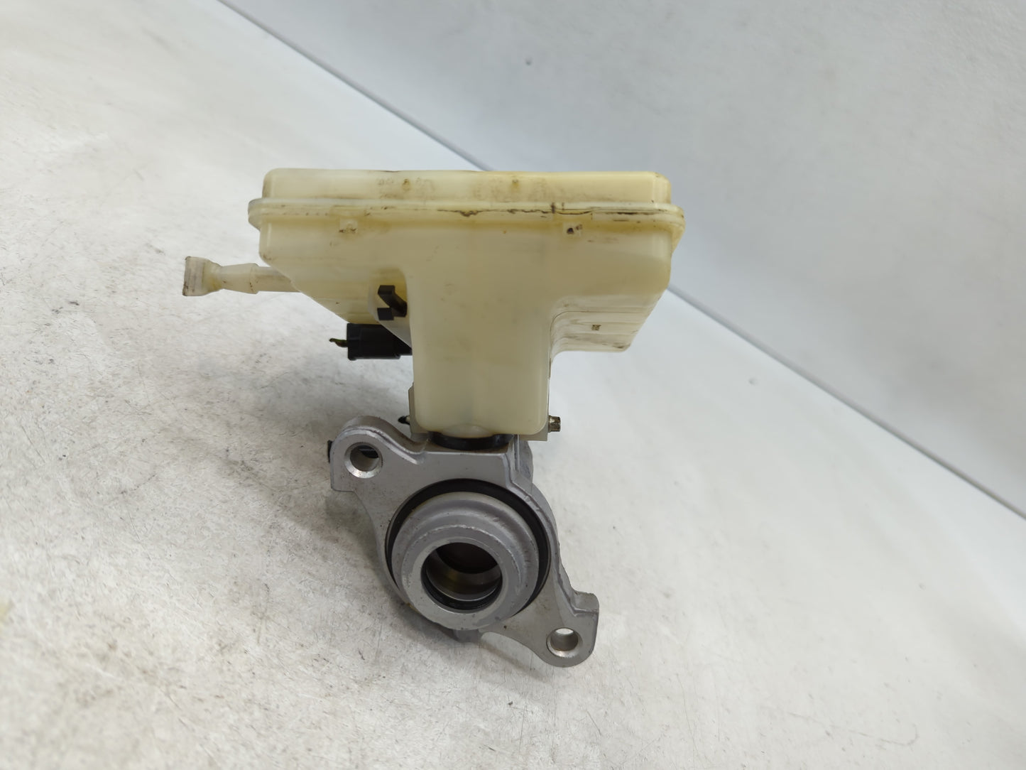 2008-2014 Mini Cooper Brake Master Cylinder - Oemusedautoparts1.com