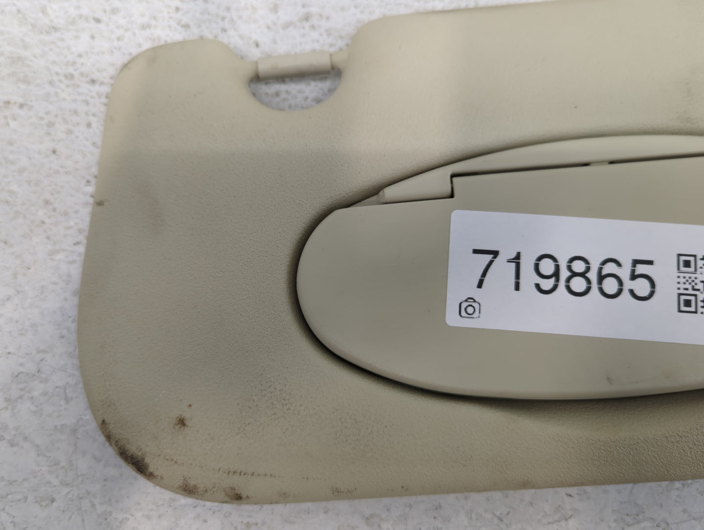 2012 Mini Cooper Sun Visor Shade Replacement Driver Left Mirror Fits OEM Used Auto Parts - Oemusedautoparts1.com