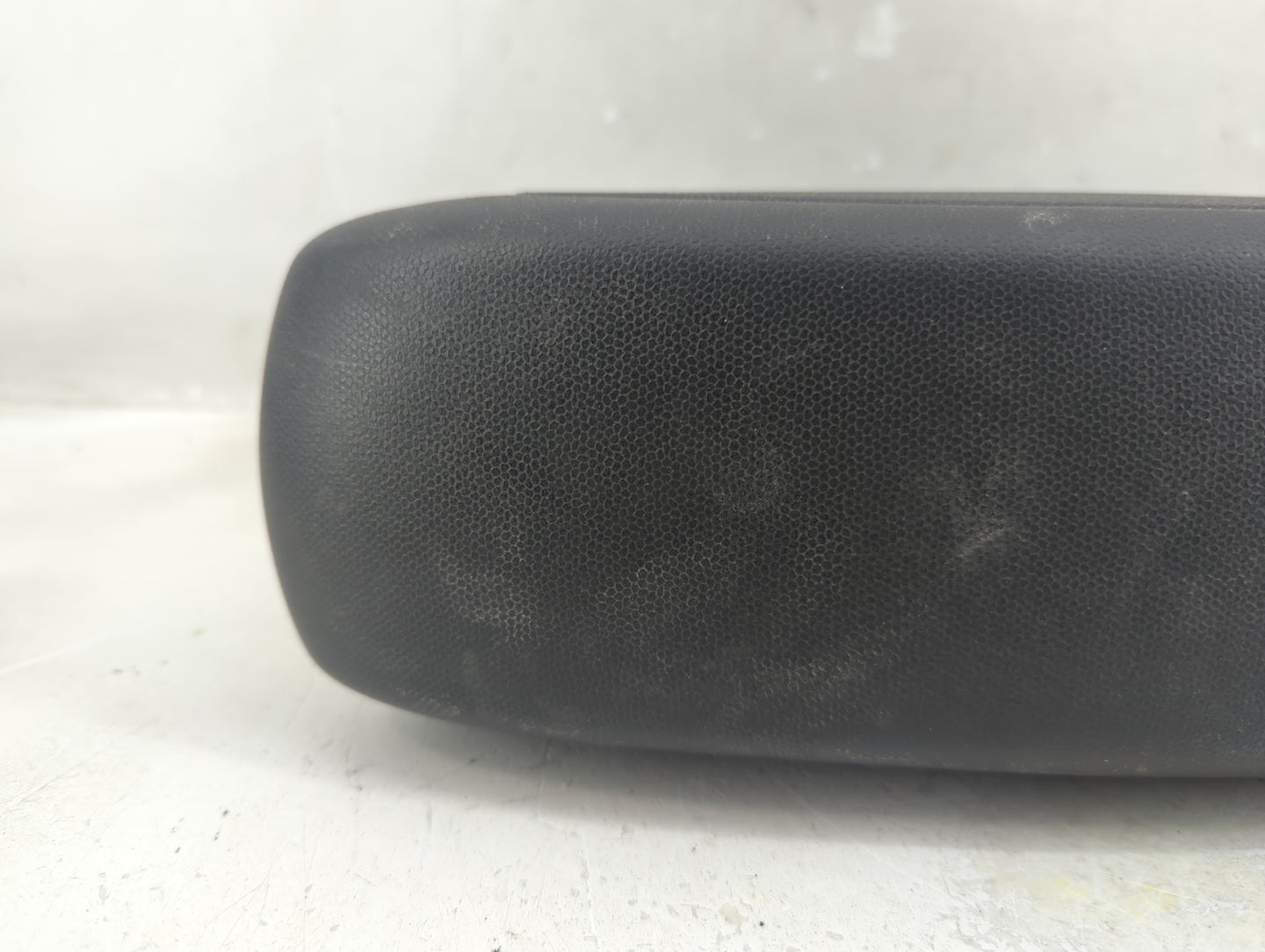 2012 Mini Cooper Countryman Center Console Armrest Cover Lid P/N:184287-10 Fits OEM Used Auto Parts - Oemusedautoparts1.com