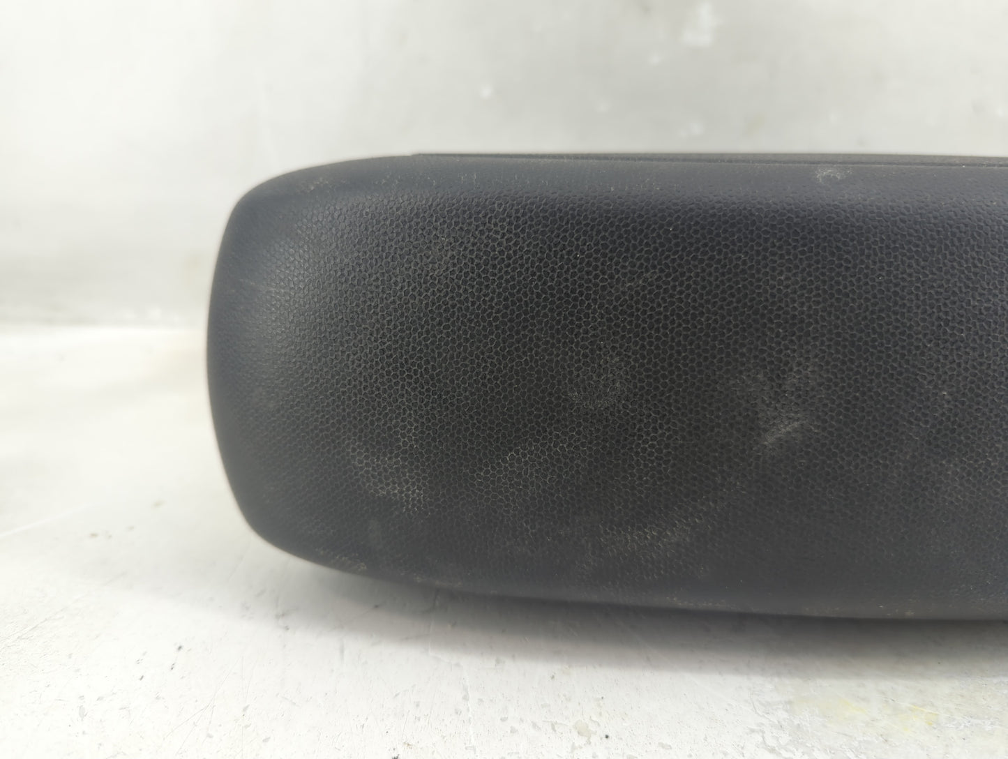 2012 Mini Cooper Countryman Center Console Armrest Cover Lid P/N:184287-10 Fits OEM Used Auto Parts - Oemusedautoparts1.com