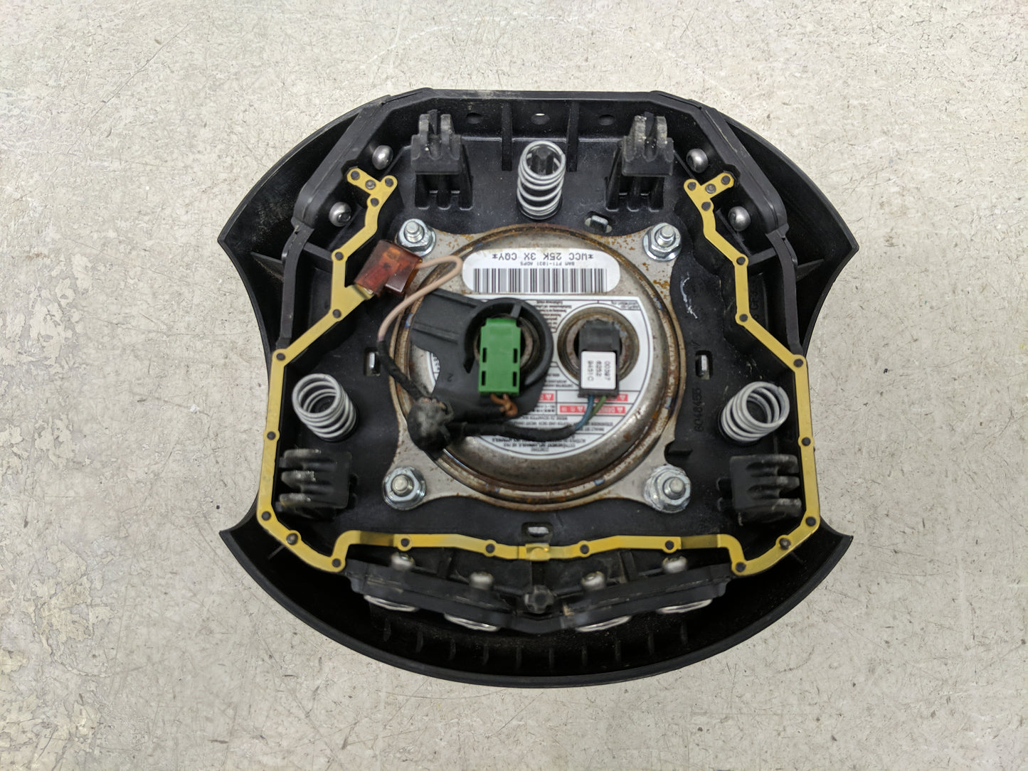 2011-2016 Mini Cooper Countryman Air Bag Driver Left Steering Wheel Mounted P/N:32309804889 Fits OEM Used Auto Parts - Oemus