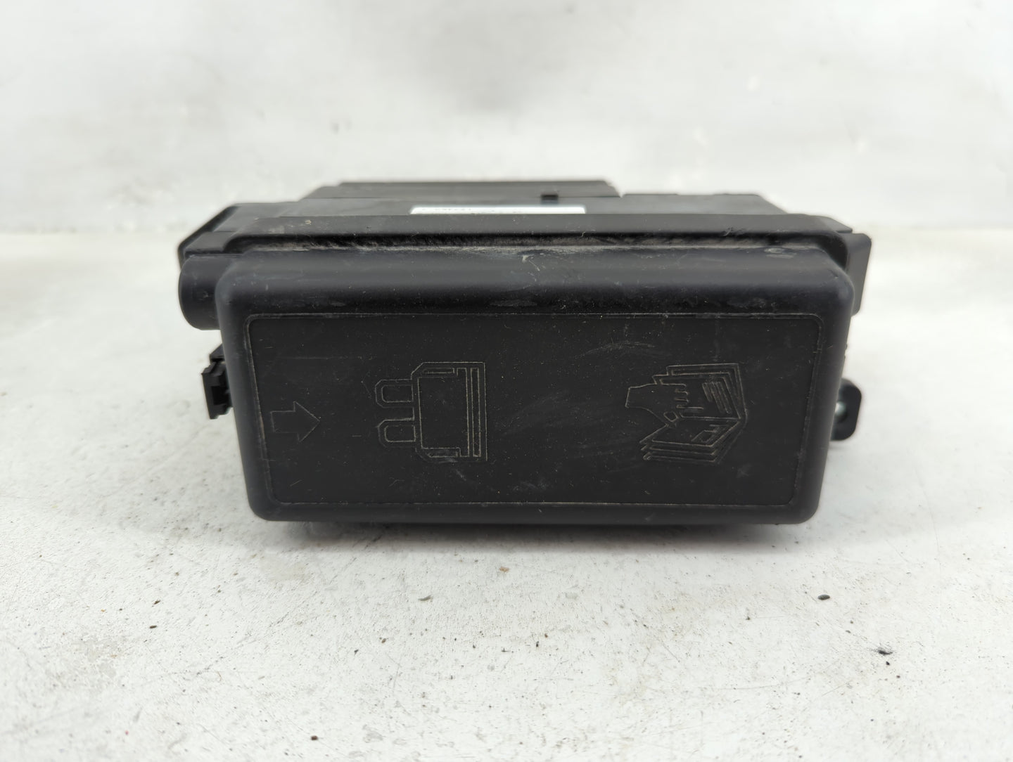2012-2016 Mini Cooper Countryman Fusebox Fuse Box Panel Relay Module P/N:9240946-01 172360-10 Fits OEM Used Auto Parts - Oem