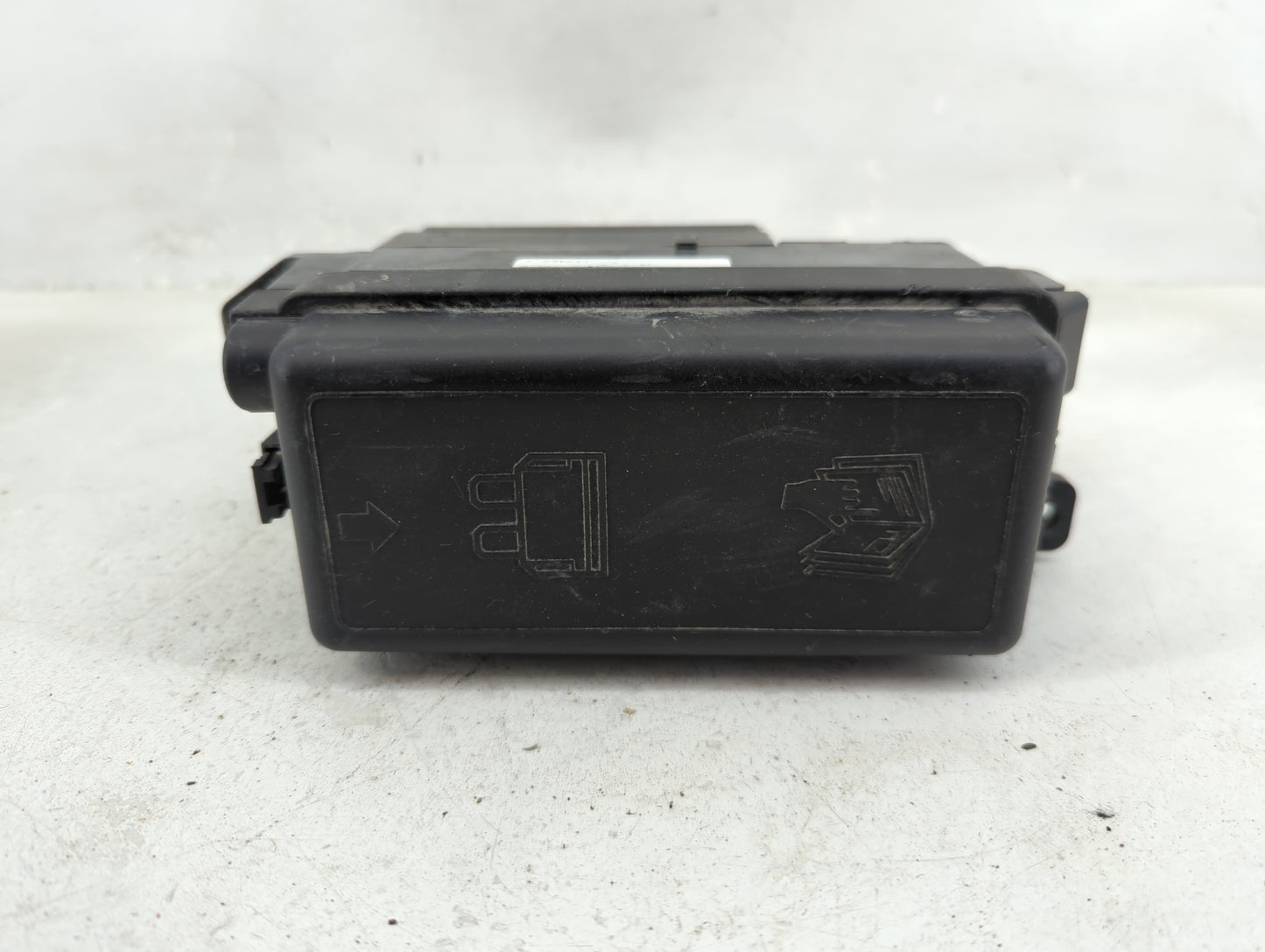 2012-2016 Mini Cooper Countryman Fusebox Fuse Box Panel Relay Module P/N:9240946-01 172360-10 Fits OEM Used Auto Parts - Oem