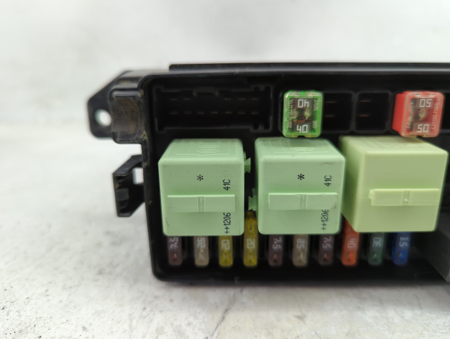 2012-2016 Mini Cooper Countryman Fusebox Fuse Box Panel Relay Module P/N:9240946-01 172360-10 Fits OEM Used Auto Parts - Oem