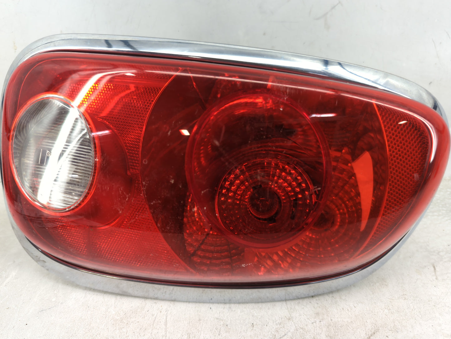 2011-2016 Mini Cooper Countryman Tail Light Assembly Passenger Right OEM P/N:9808152-01 Fits Fits 2011 2012 2013 2014 2015 2