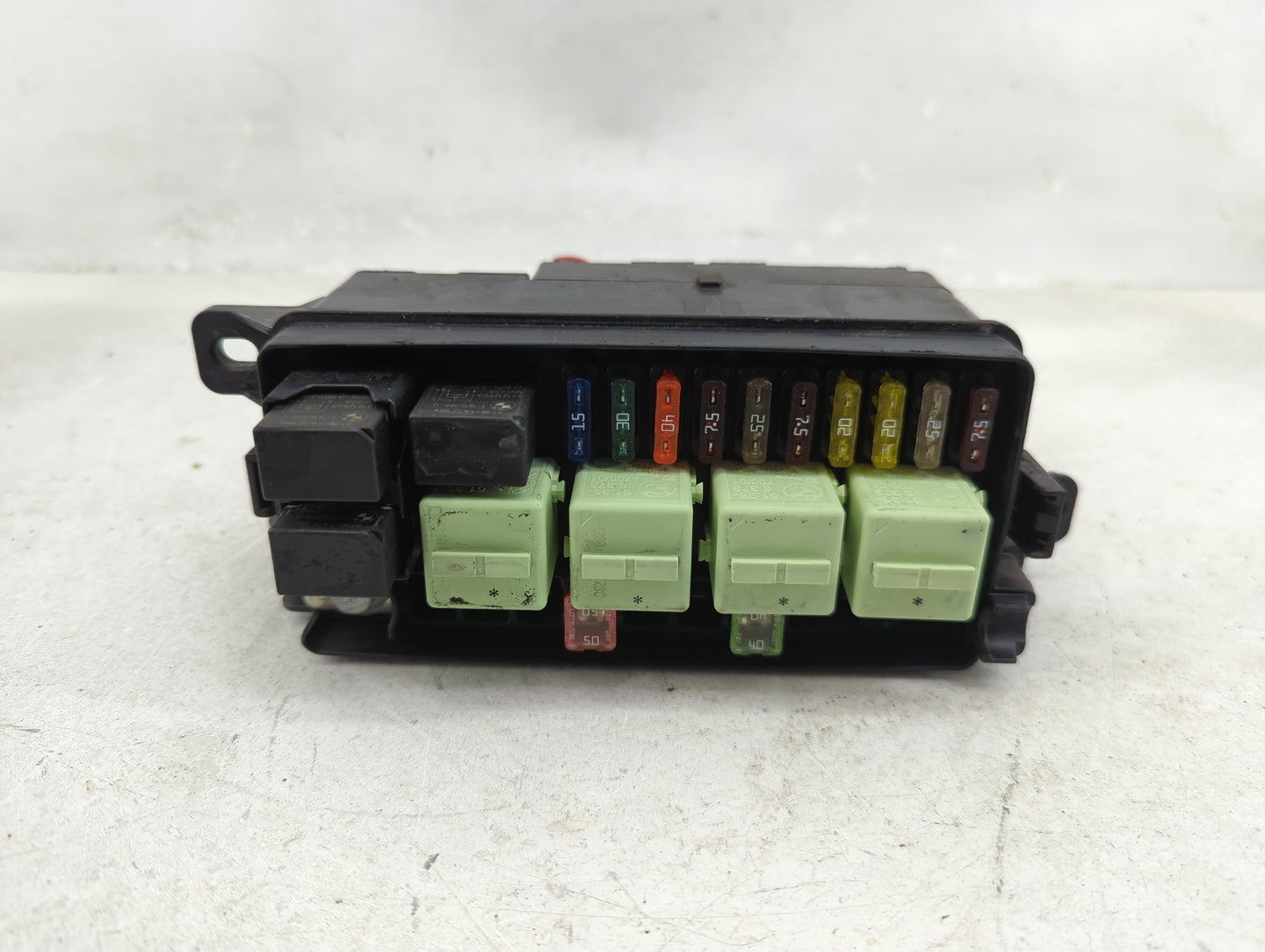 2012-2016 Mini Cooper Countryman Fusebox Fuse Box Panel Relay Module P/N:9240946-01 172360-10 Fits OEM Used Auto Parts - Oem