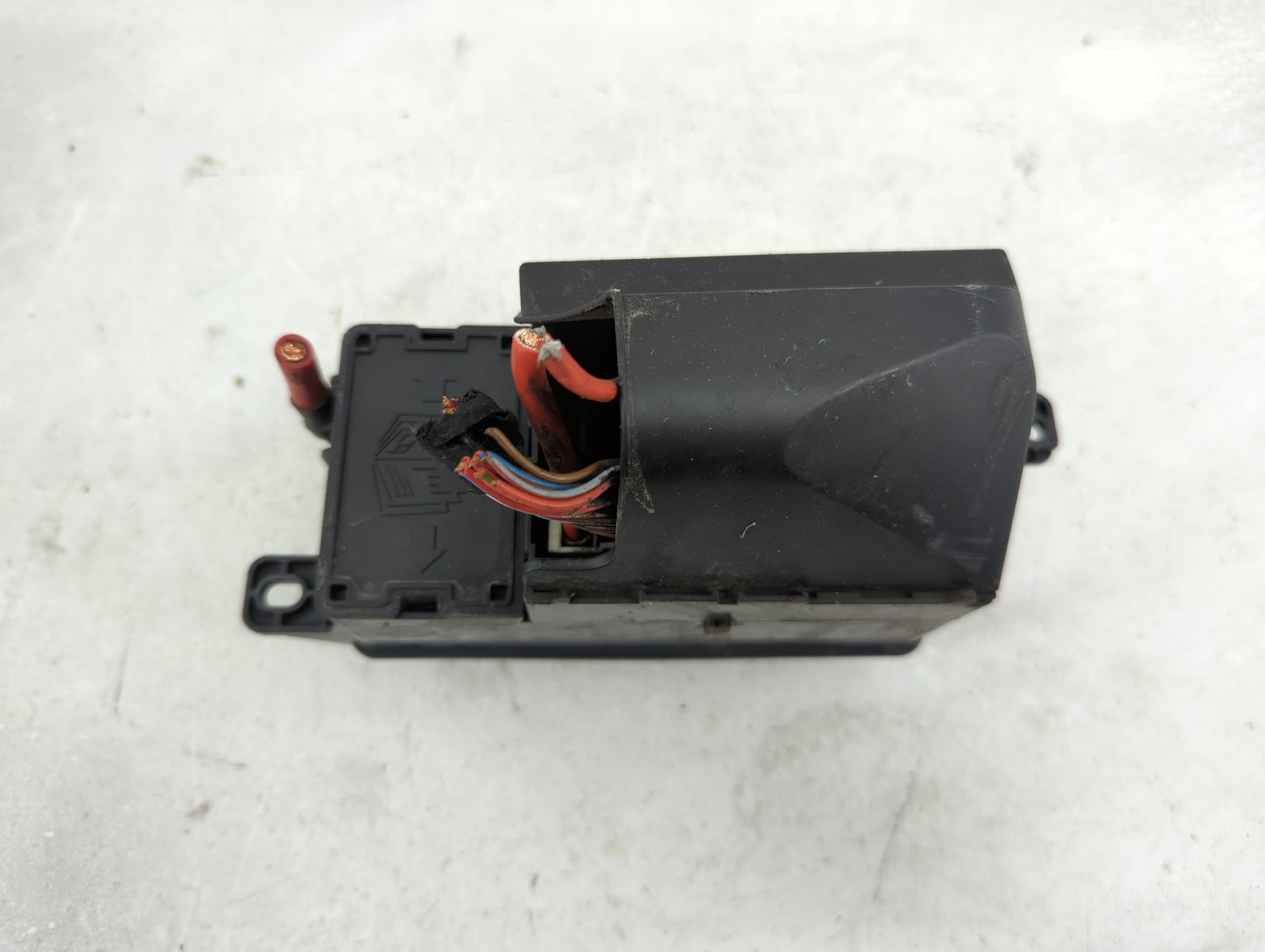 2012-2016 Mini Cooper Countryman Fusebox Fuse Box Panel Relay Module P/N:9240946-01 172360-10 Fits OEM Used Auto Parts - Oem