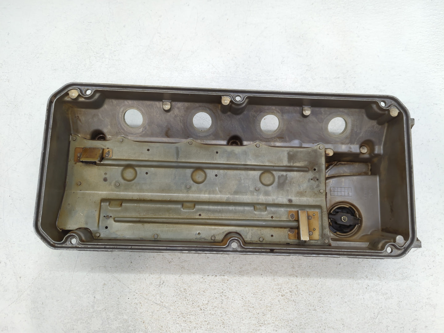 2012 Mitsubishi Eclipse Driver Left Cylinder Head Valve Cover Fits OEM Used Auto Parts - Oemusedautoparts1.com