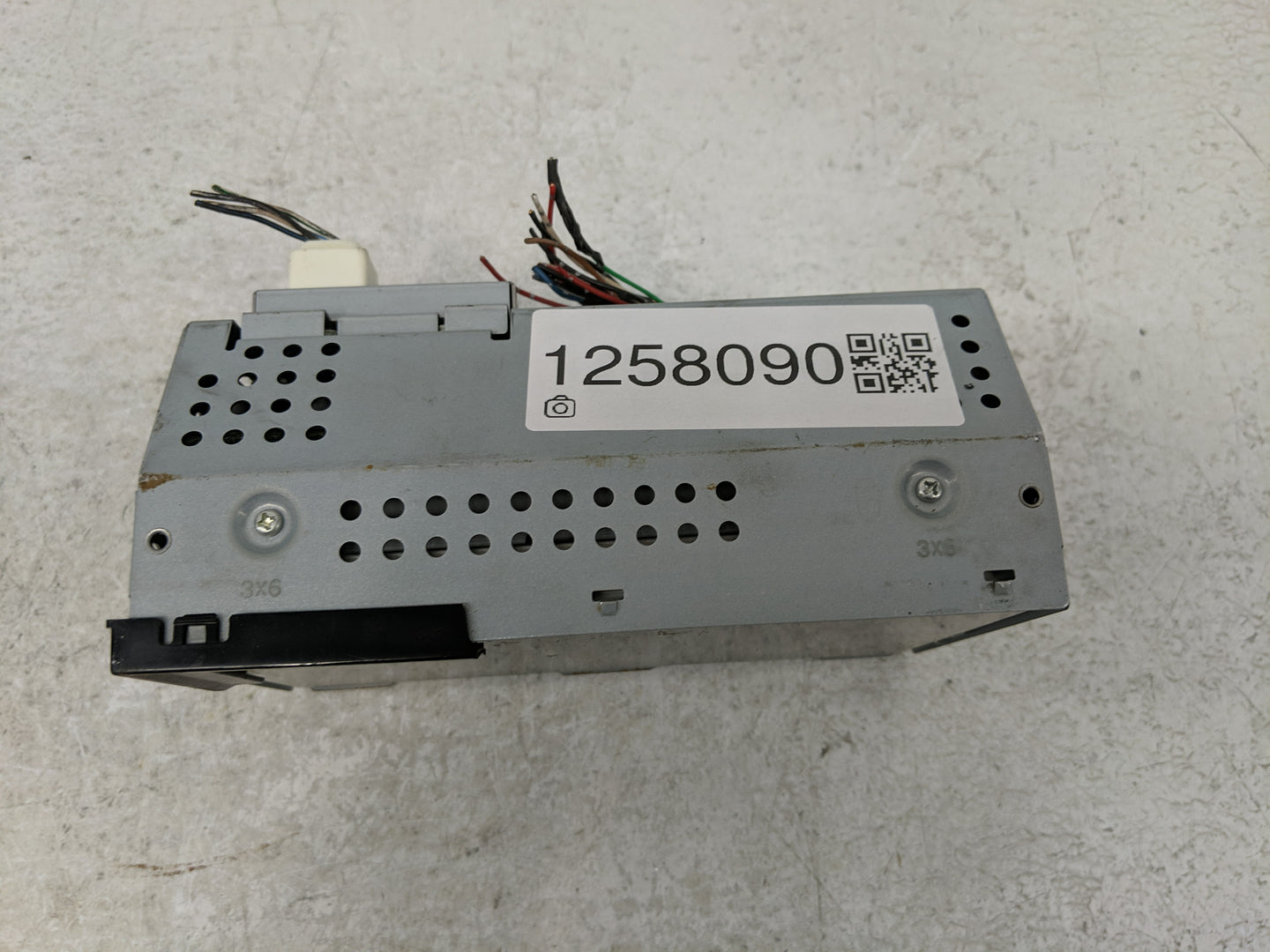 2010-2012 Mitsubishi Galant Information Display Screen - Oemusedautoparts1.com