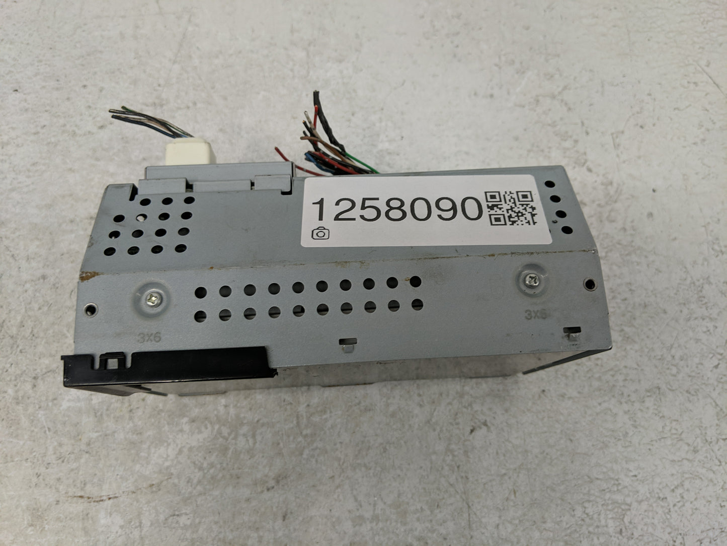 2010-2012 Mitsubishi Galant Information Display Screen - Oemusedautoparts1.com