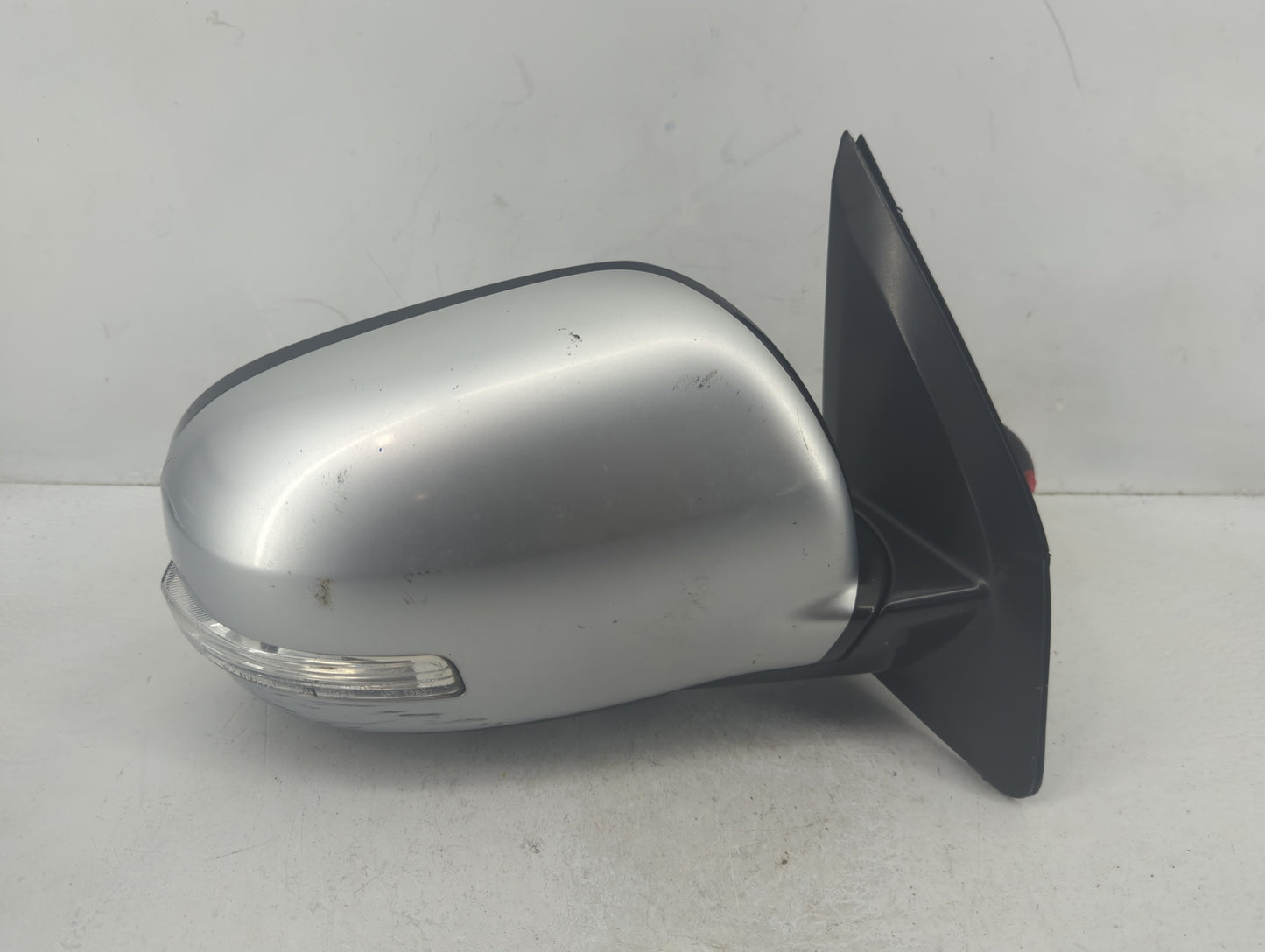 2010-2012 Mitsubishi Outlander Passenger Side View Mirror - Right Door Mirror OEM Used - Oemusedautoparts1.com