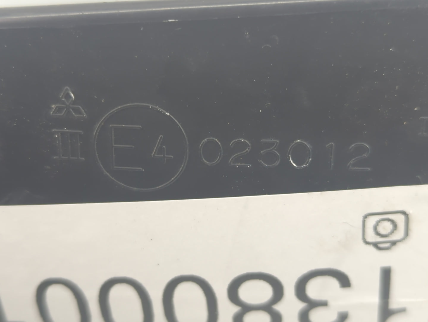 2010-2012 Mitsubishi Outlander Passenger Side View Mirror - Right Door Mirror OEM Used - Oemusedautoparts1.com