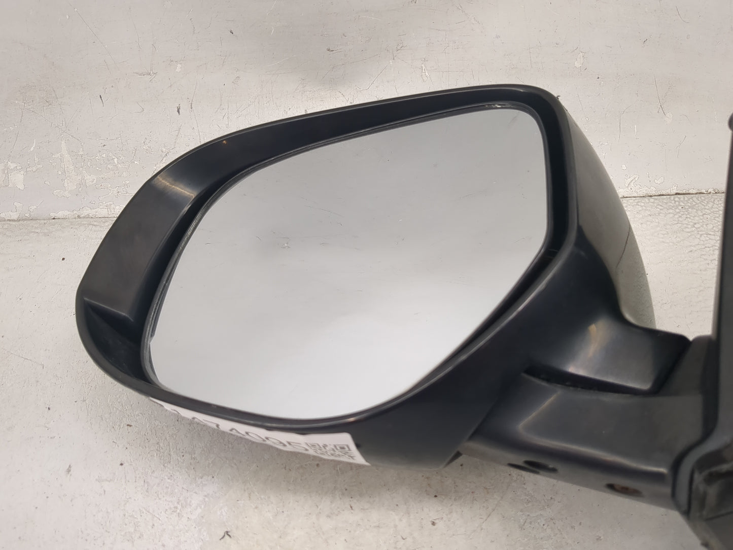2010-2012 Mitsubishi Outlander Driver Side View Mirror - Left Door Mirror OEM Used - Oemusedautoparts1.com