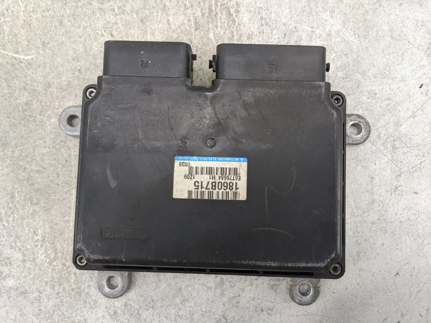 2012 Mitsubishi Outlander PCM Engine Control Computer ECU ECM PCU OEM P/N:1860B715 E6T76684 Fits OEM Used Auto Parts - Oemus