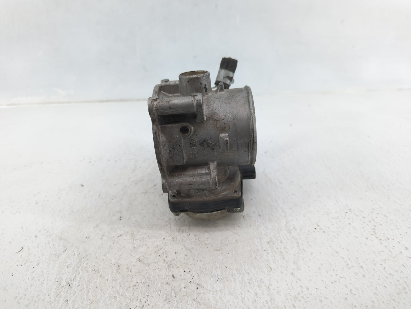 2012 Mitsubishi Outlander Throttle Body P/N:2005 060 57021 B Fits OEM Used Auto Parts - Oemusedautoparts1.com