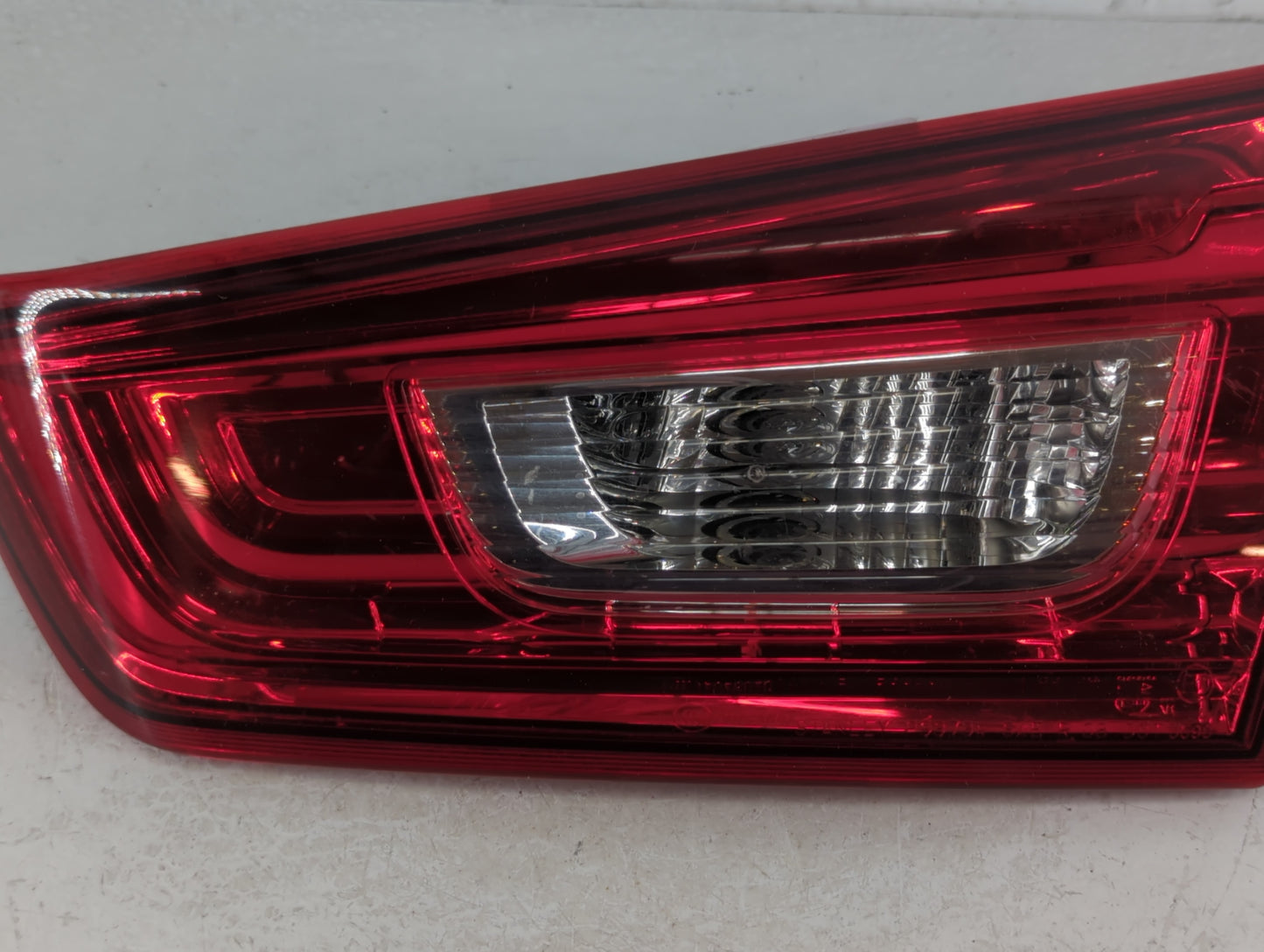 2007-2013 Mitsubishi Outlander Tail Light Assembly Passenger Right OEM Fits Fits 2007 2008 2009 2010 2011 2012 2013 OEM Used