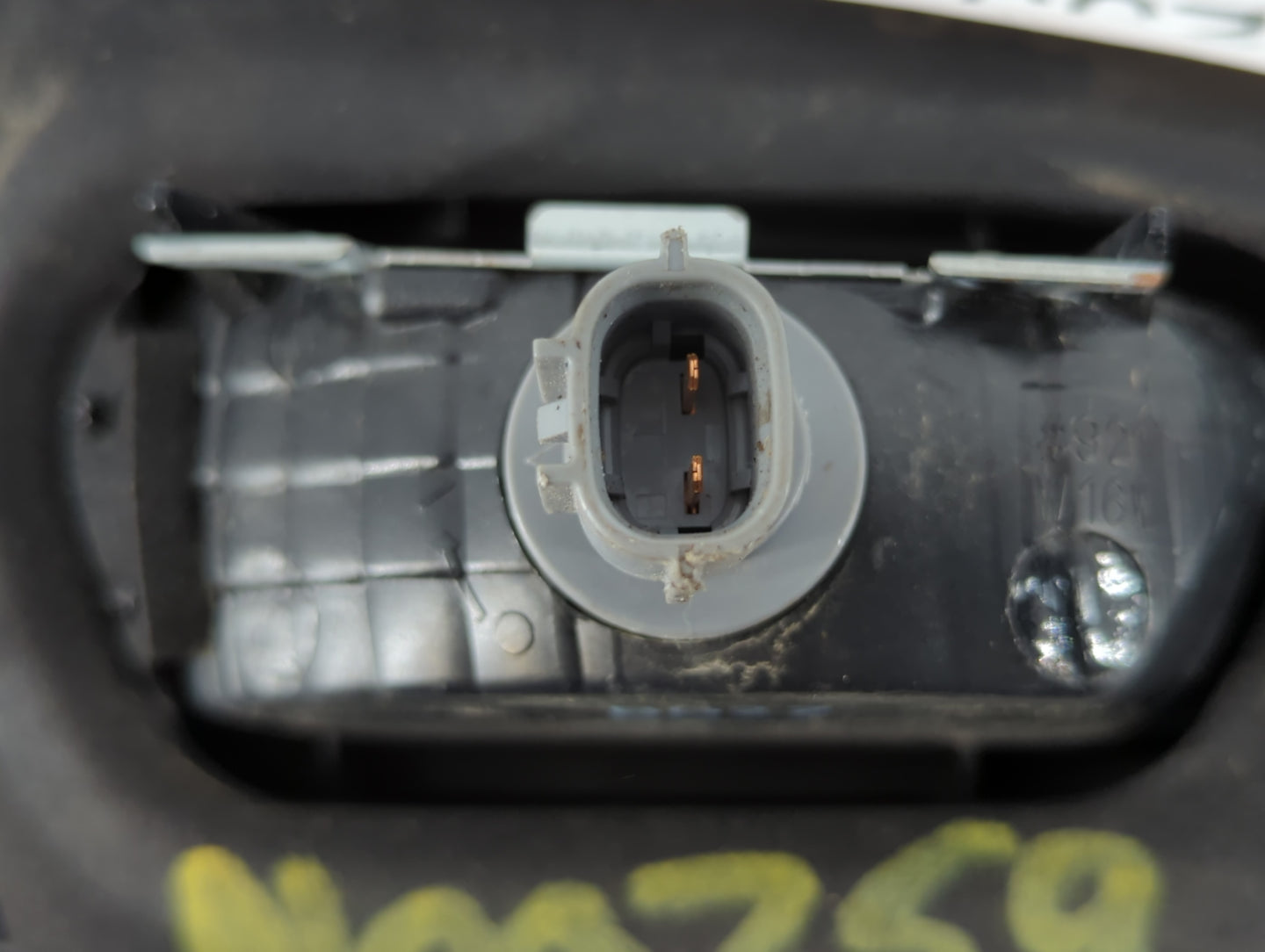 2007-2013 Mitsubishi Outlander Tail Light Assembly Passenger Right OEM Fits Fits 2007 2008 2009 2010 2011 2012 2013 OEM Used