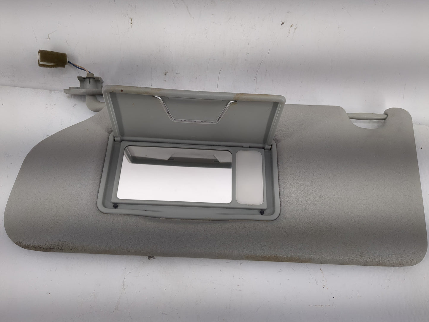 2011-2012 Mitsubishi Outlander Sport Sun Visor Shade Replacement Driver Left Mirror Fits Fits 2010 2011 2012 OEM Used Auto P