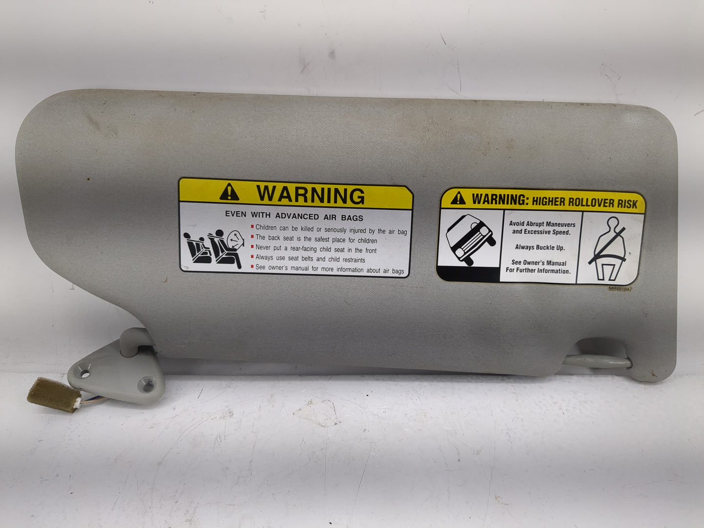 2011-2012 Mitsubishi Outlander Sport Sun Visor Shade Replacement Driver Left Mirror Fits Fits 2010 2011 2012 OEM Used Auto P