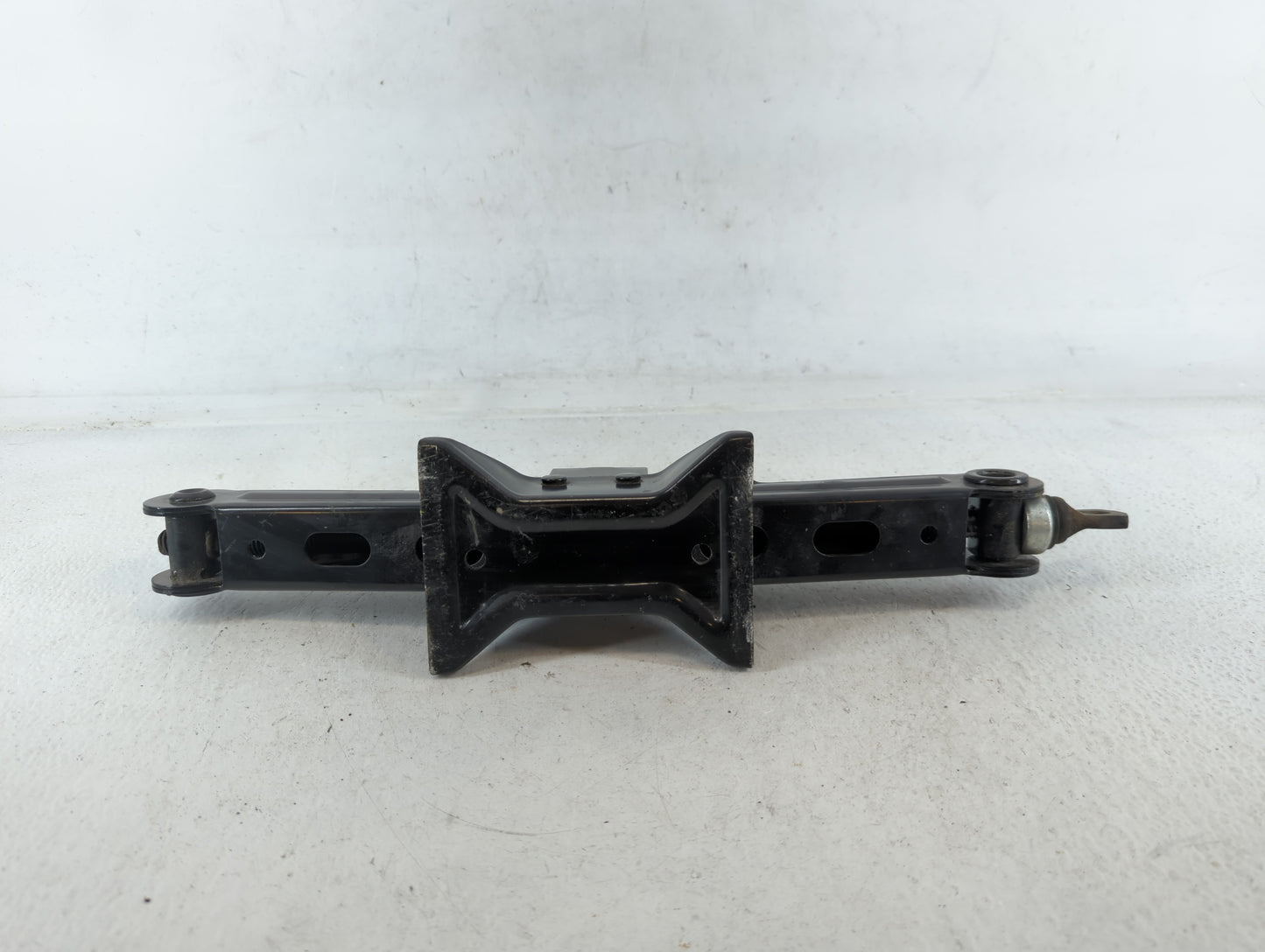2012 Mitsubishi Outlander Sport Spare Scissor Car Jack - Oemusedautoparts1.com