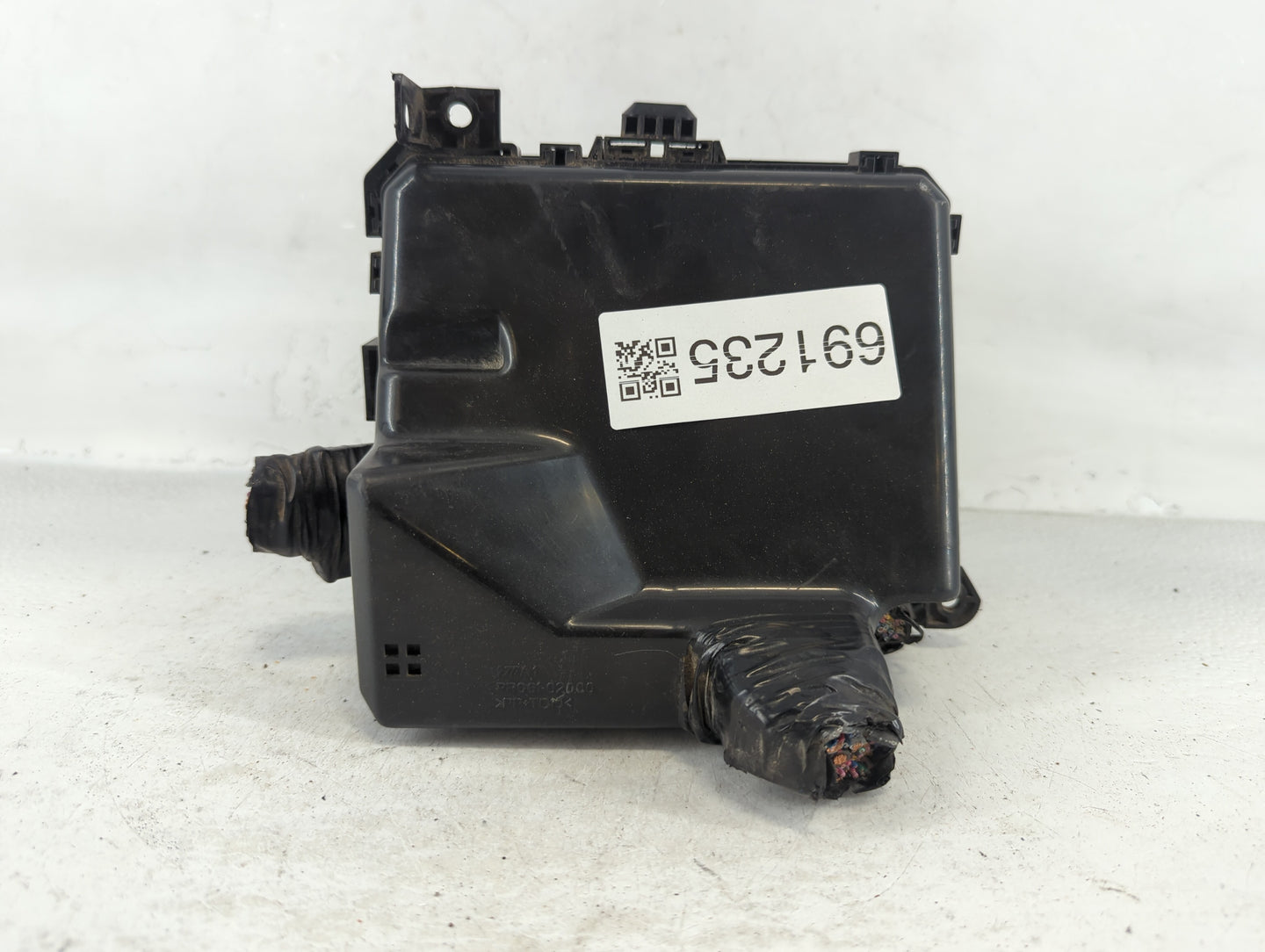 2012-2017 Mitsubishi Outlander Sport Fusebox Fuse Box Panel Relay Module P/N:8565A024 Fits Fits 2012 2013 2014 2015 2016 201